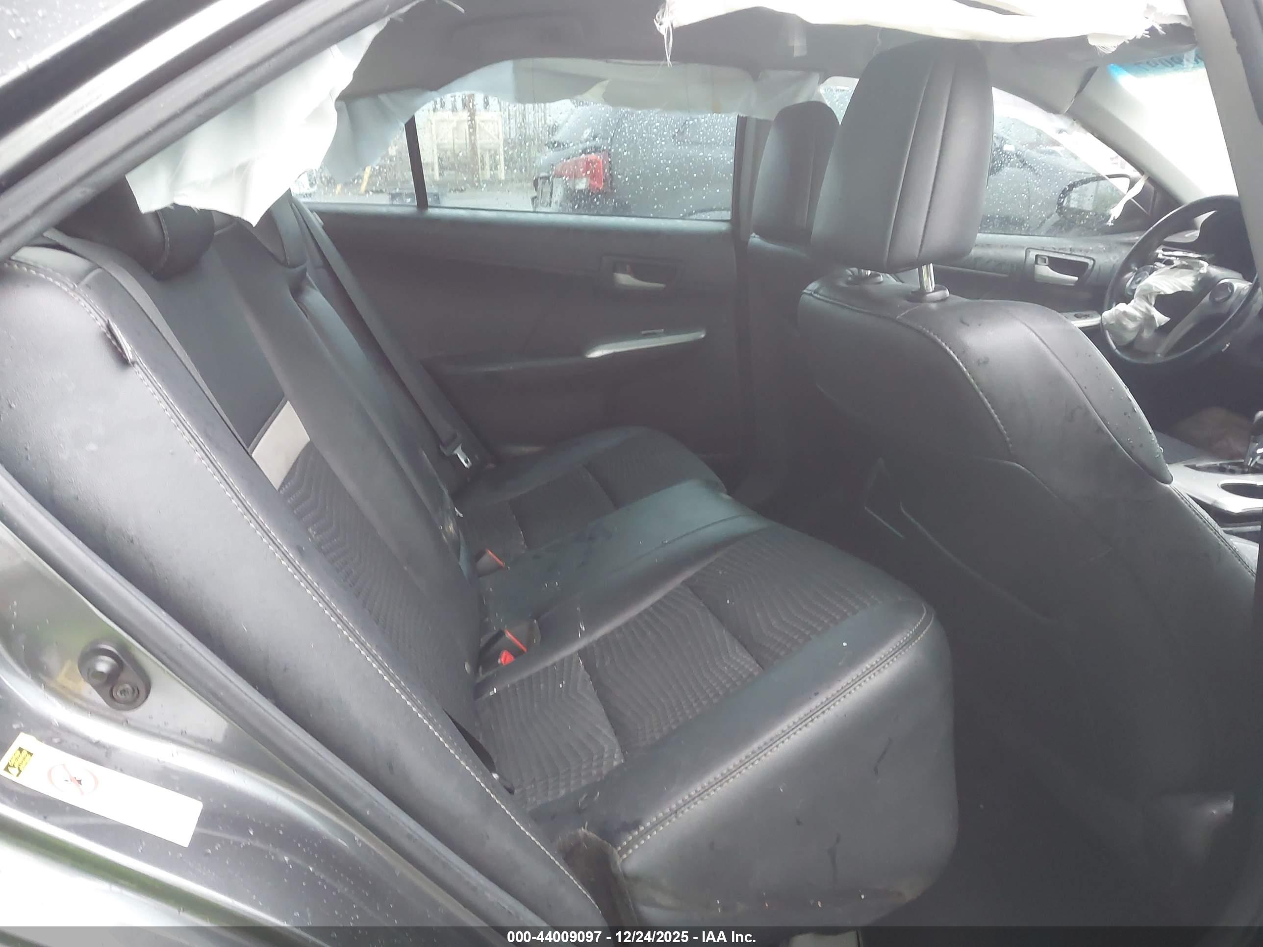 TOYOTA CAMRY image 8