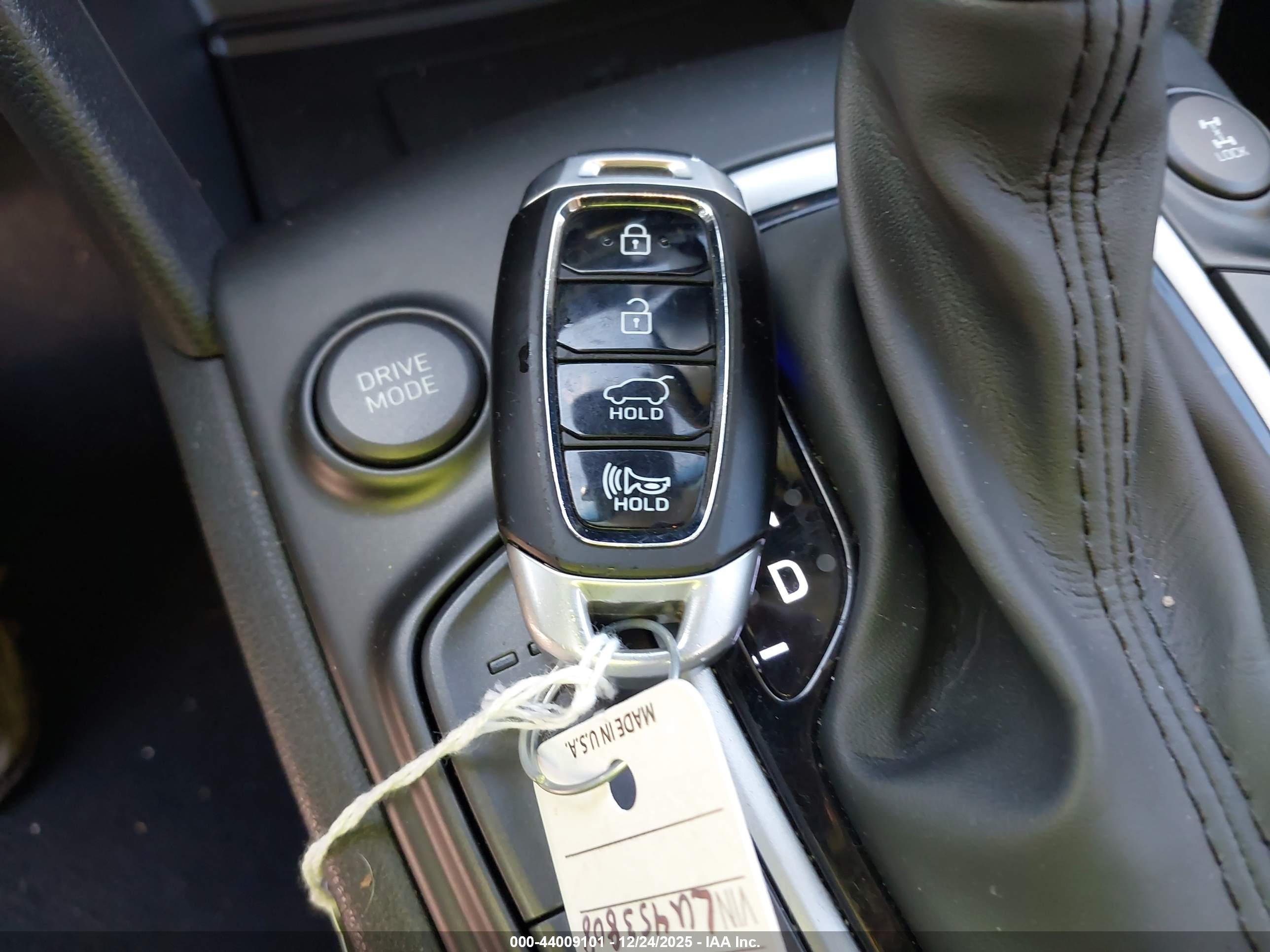 HYUNDAI KONA image 11