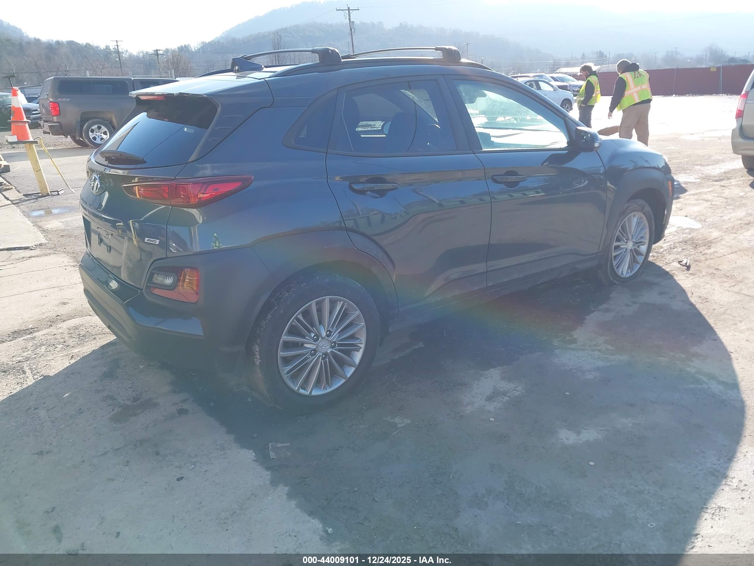 HYUNDAI KONA image 4