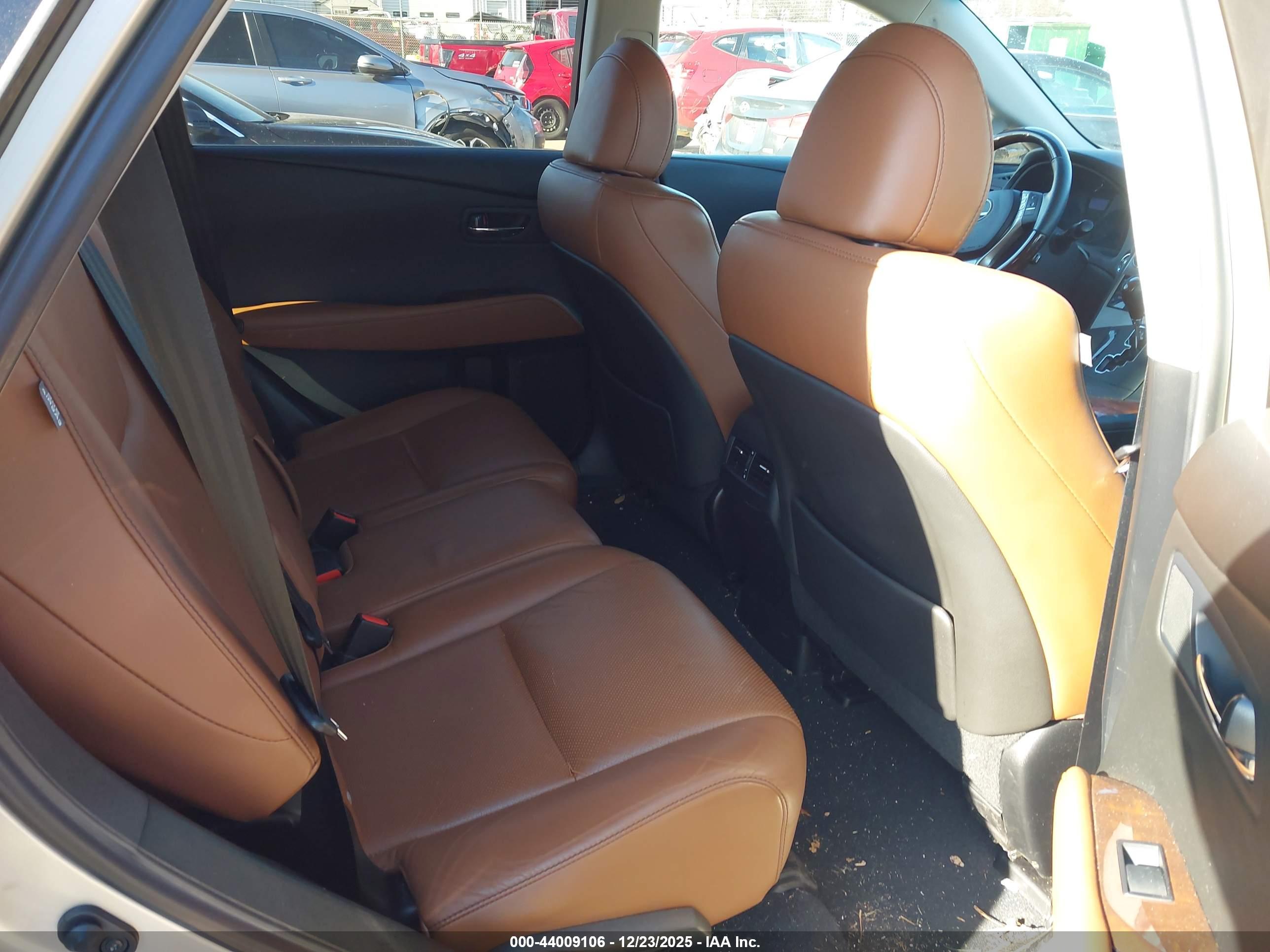 LEXUS RX image 8
