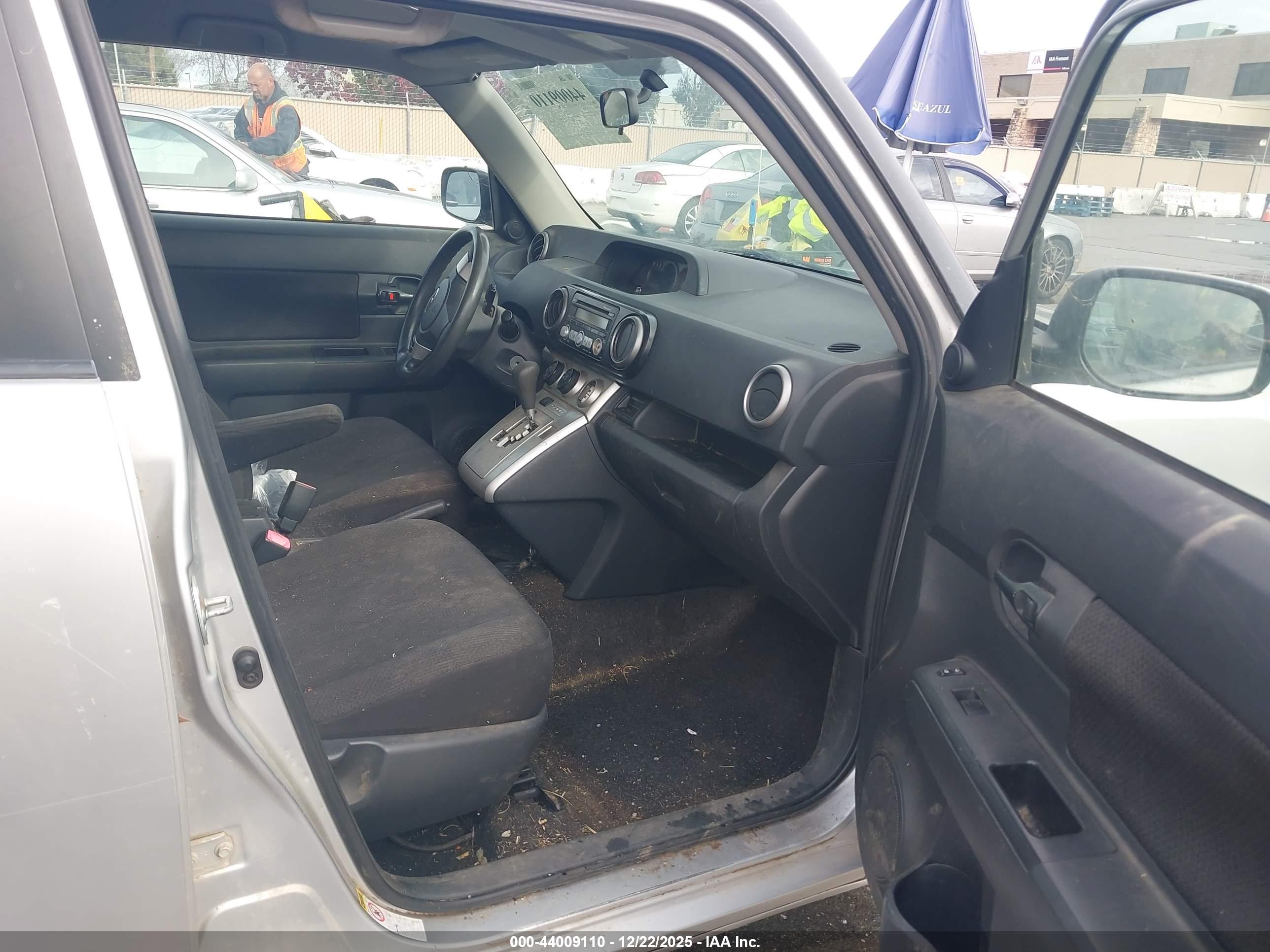 SCION XB image 5