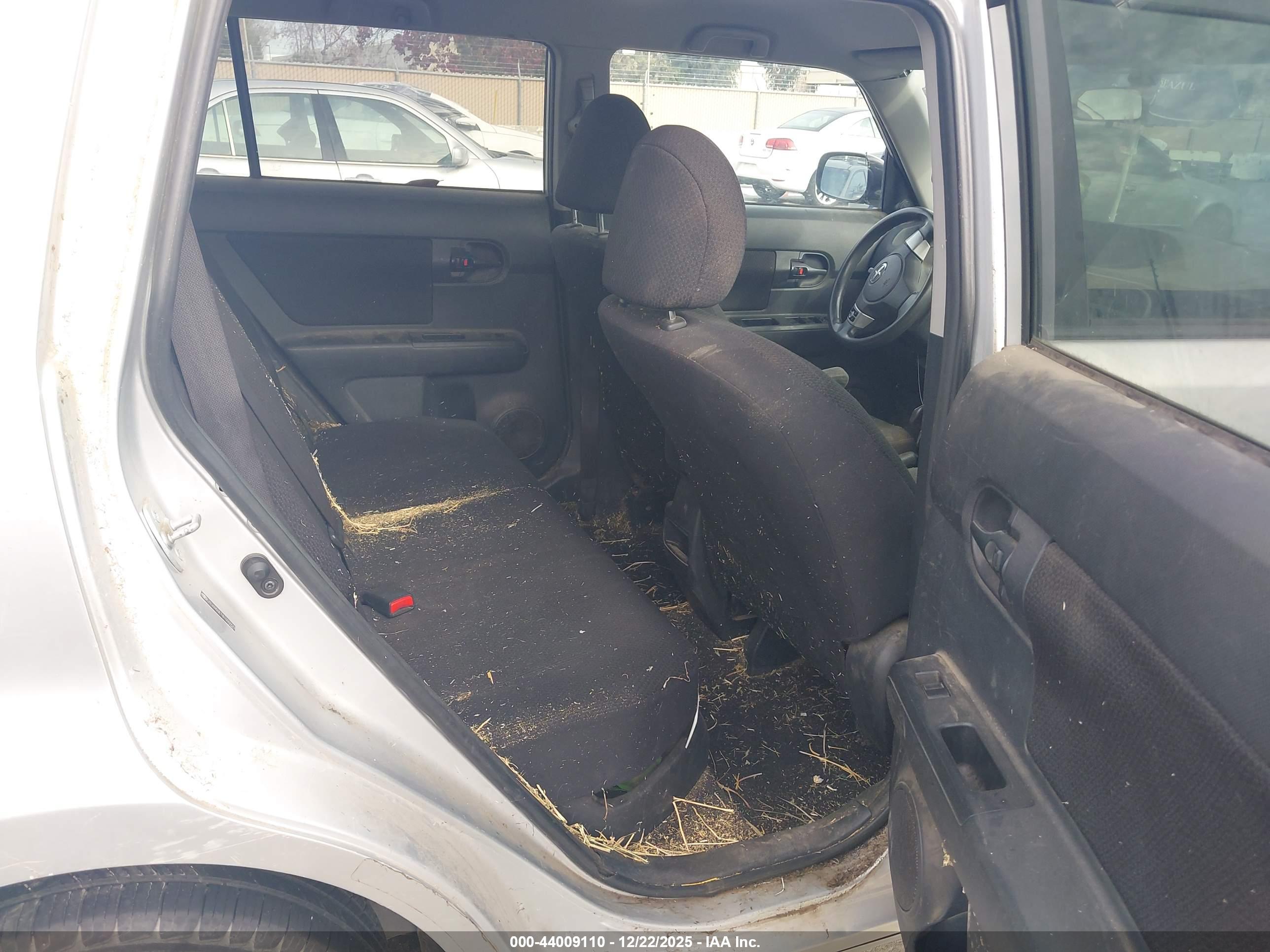 SCION XB image 8