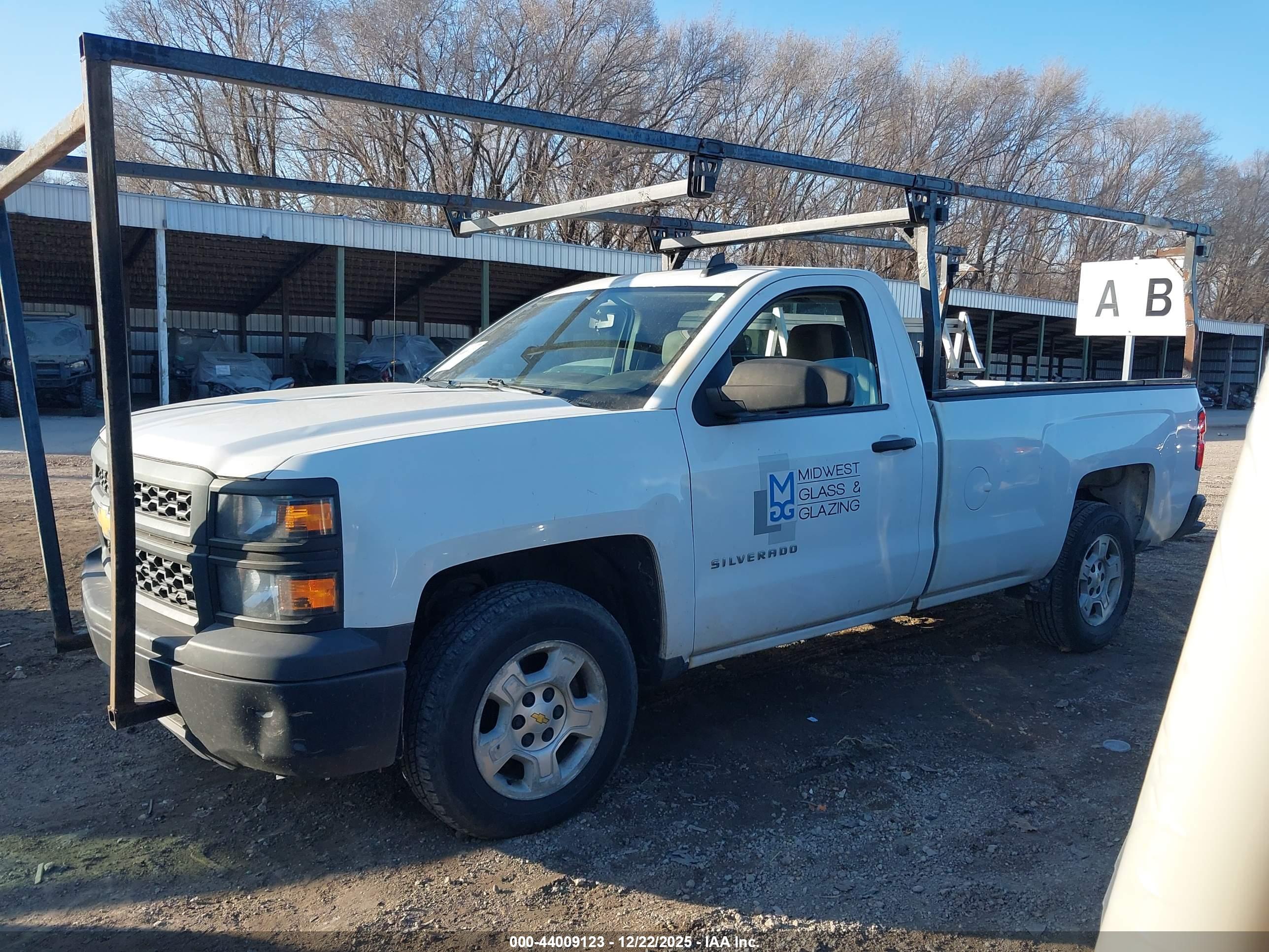 CHEVROLET SILVERADO image 2