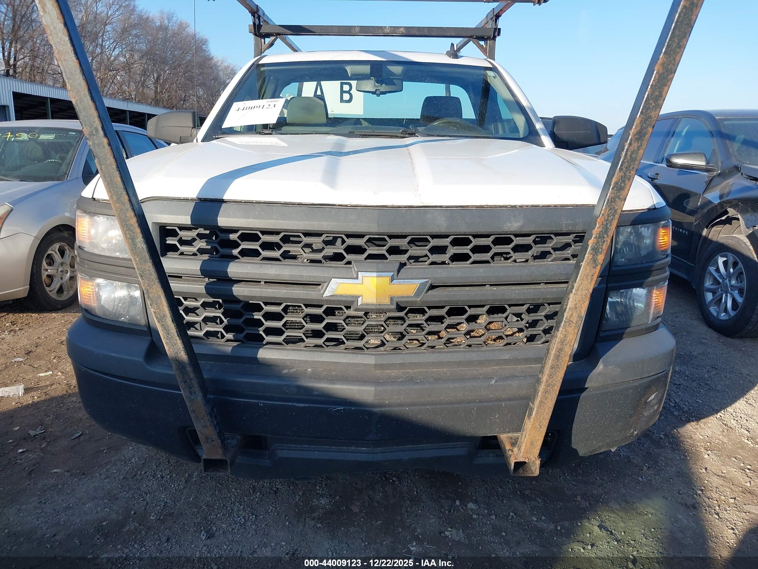 CHEVROLET SILVERADO image 6