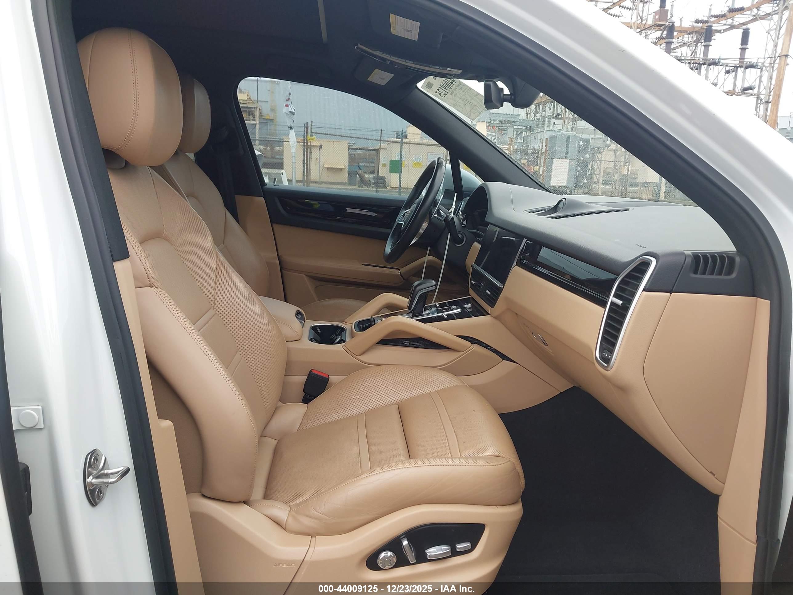 PORSCHE CAYENNE image 5