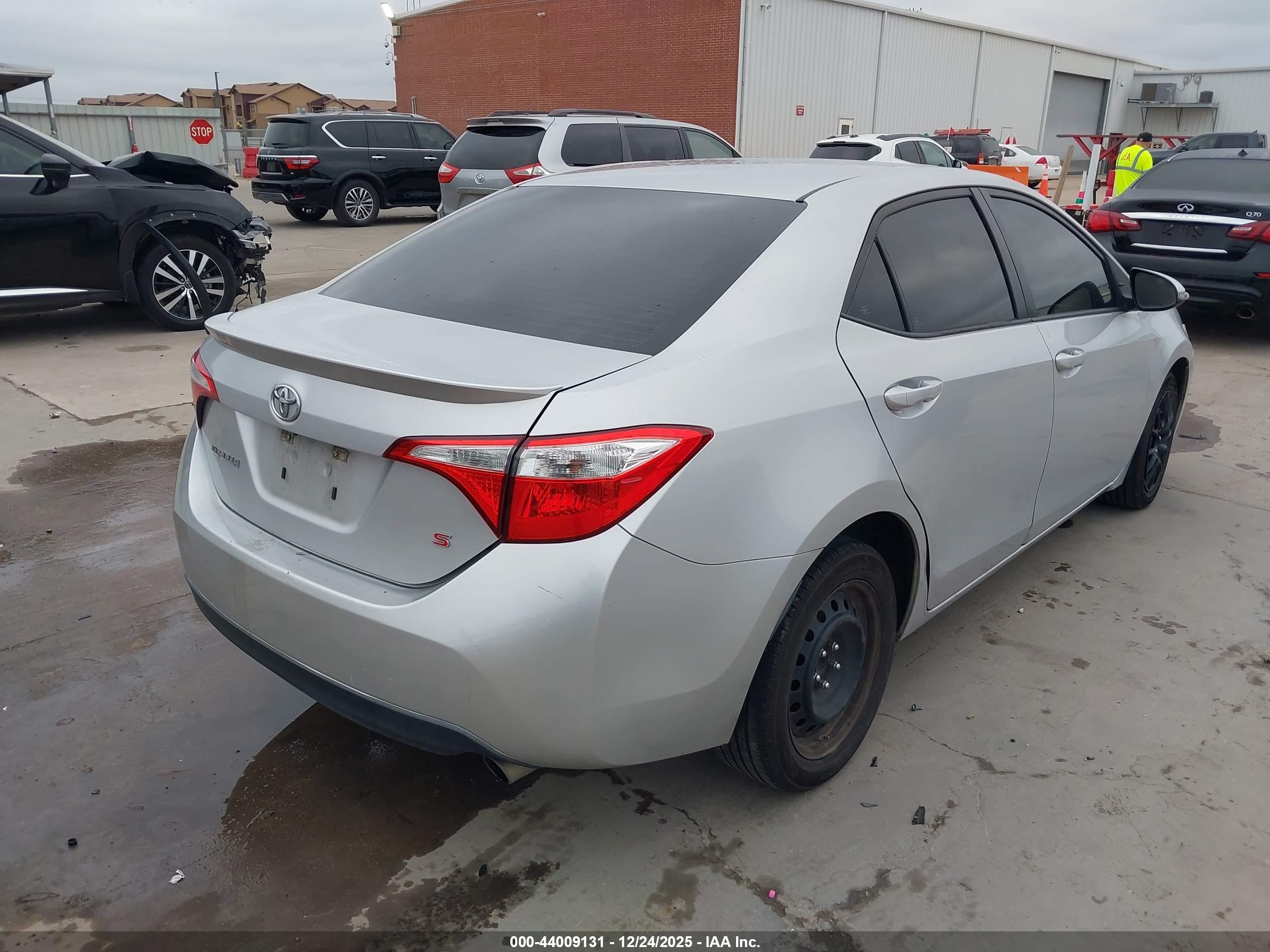 TOYOTA COROLLA image 4