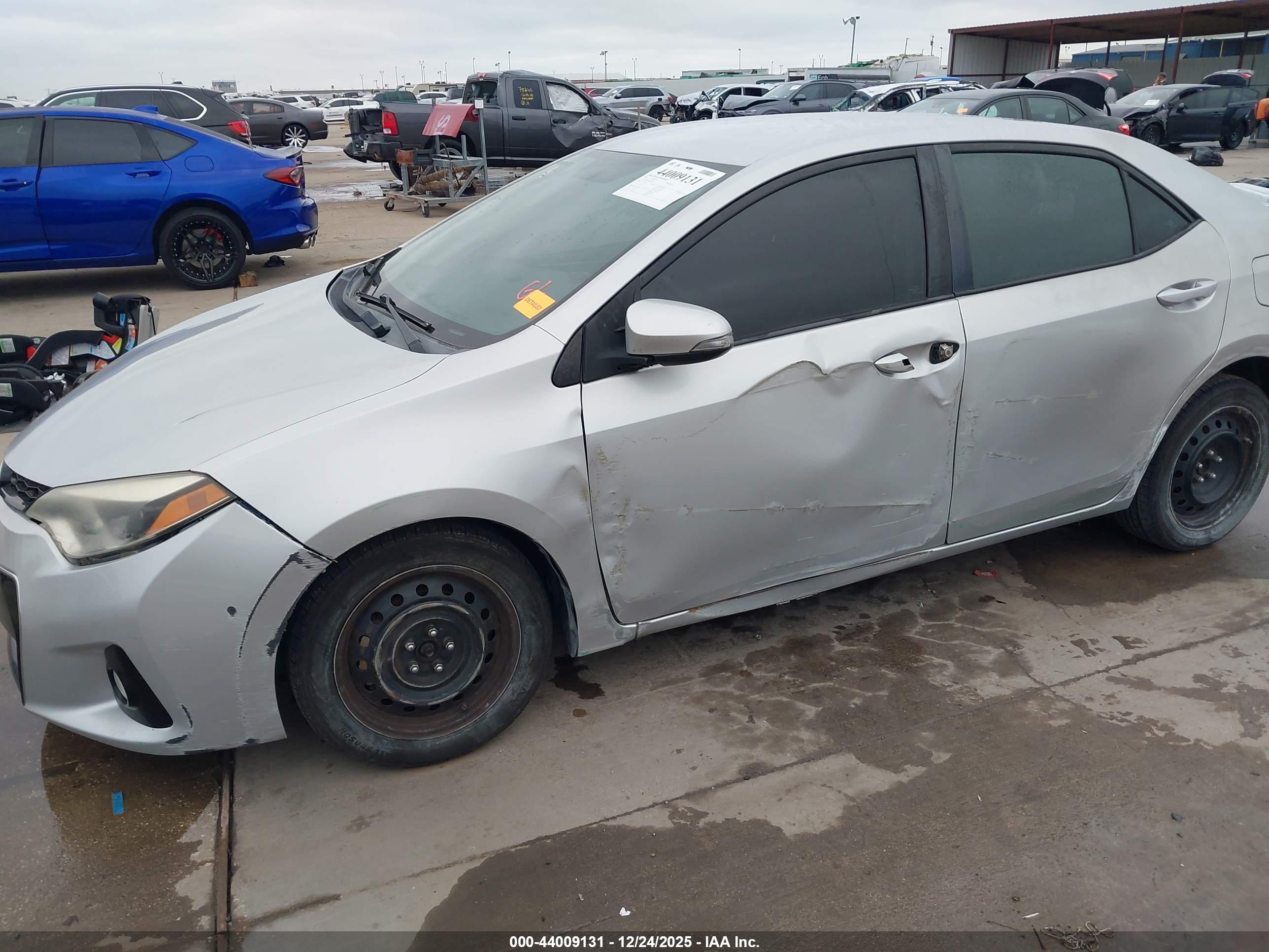 TOYOTA COROLLA image 6