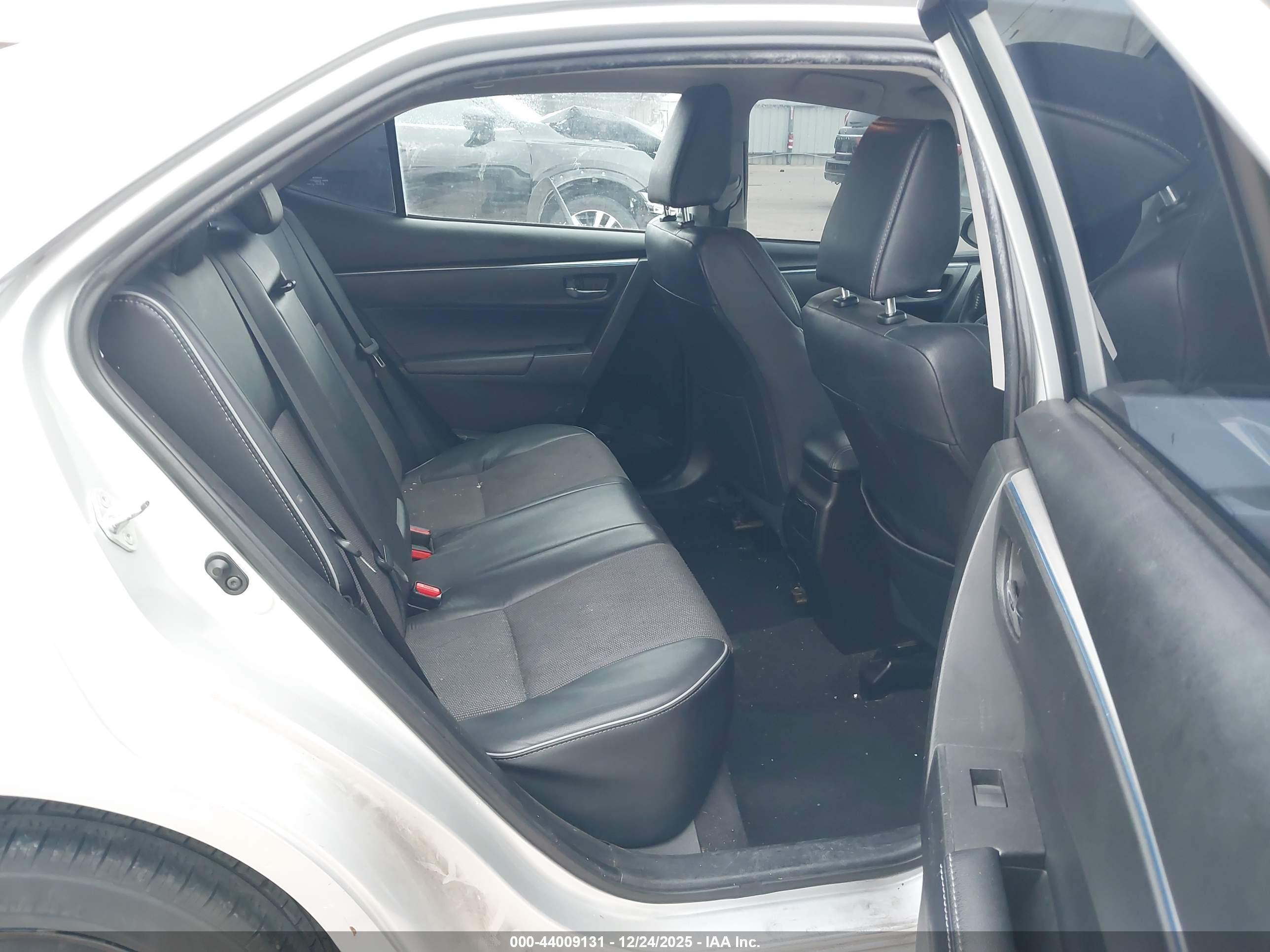 TOYOTA COROLLA image 8