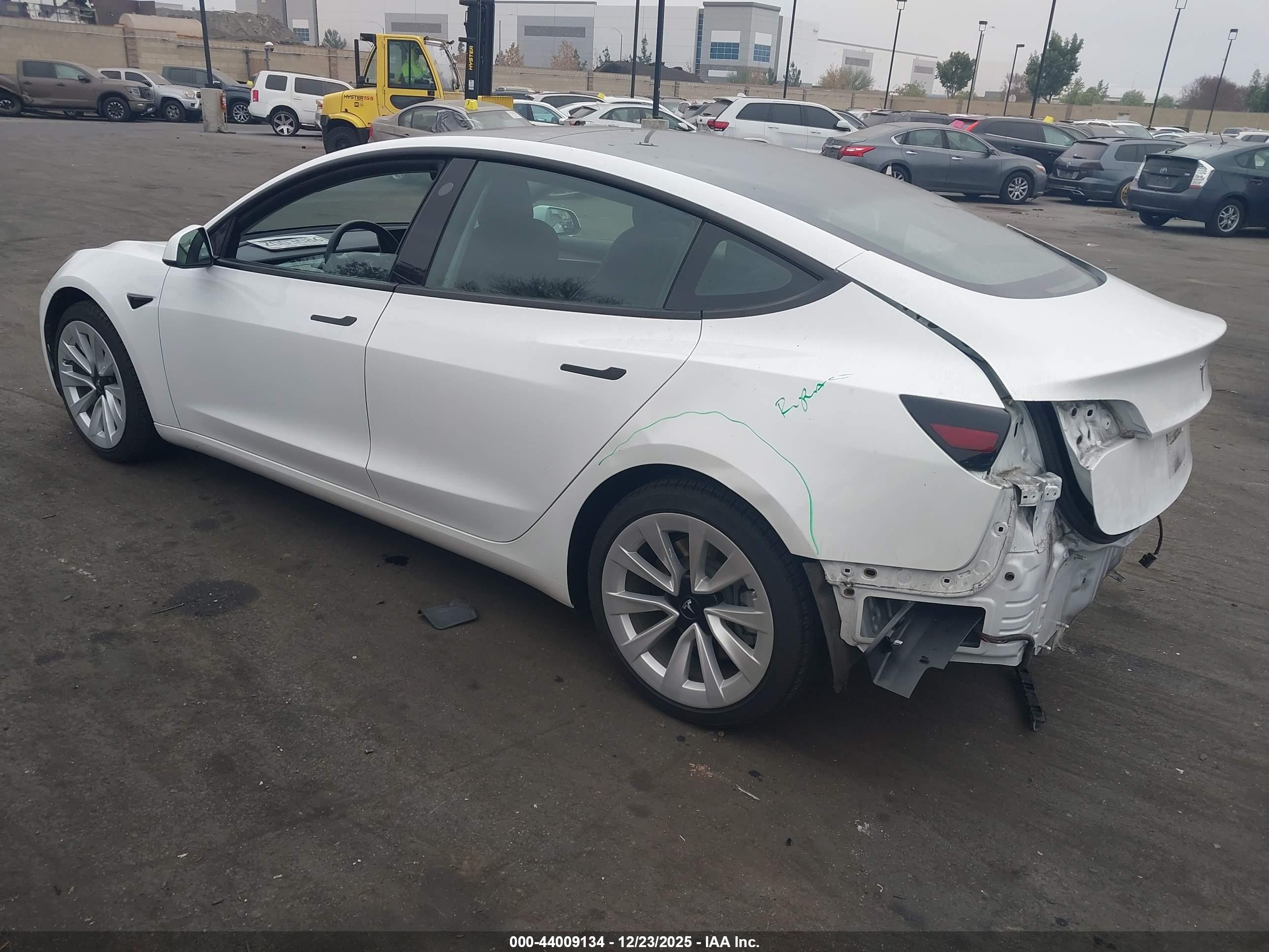 TESLA MODEL image 3