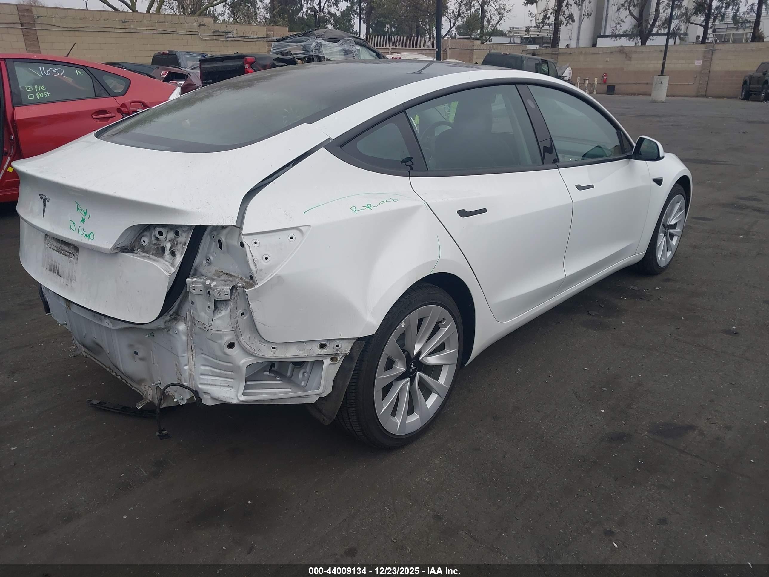 TESLA MODEL image 4