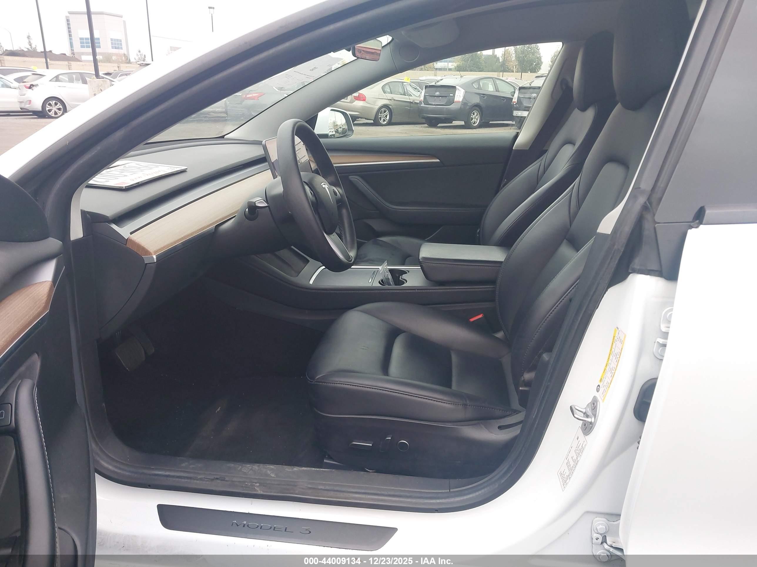 TESLA MODEL image 5