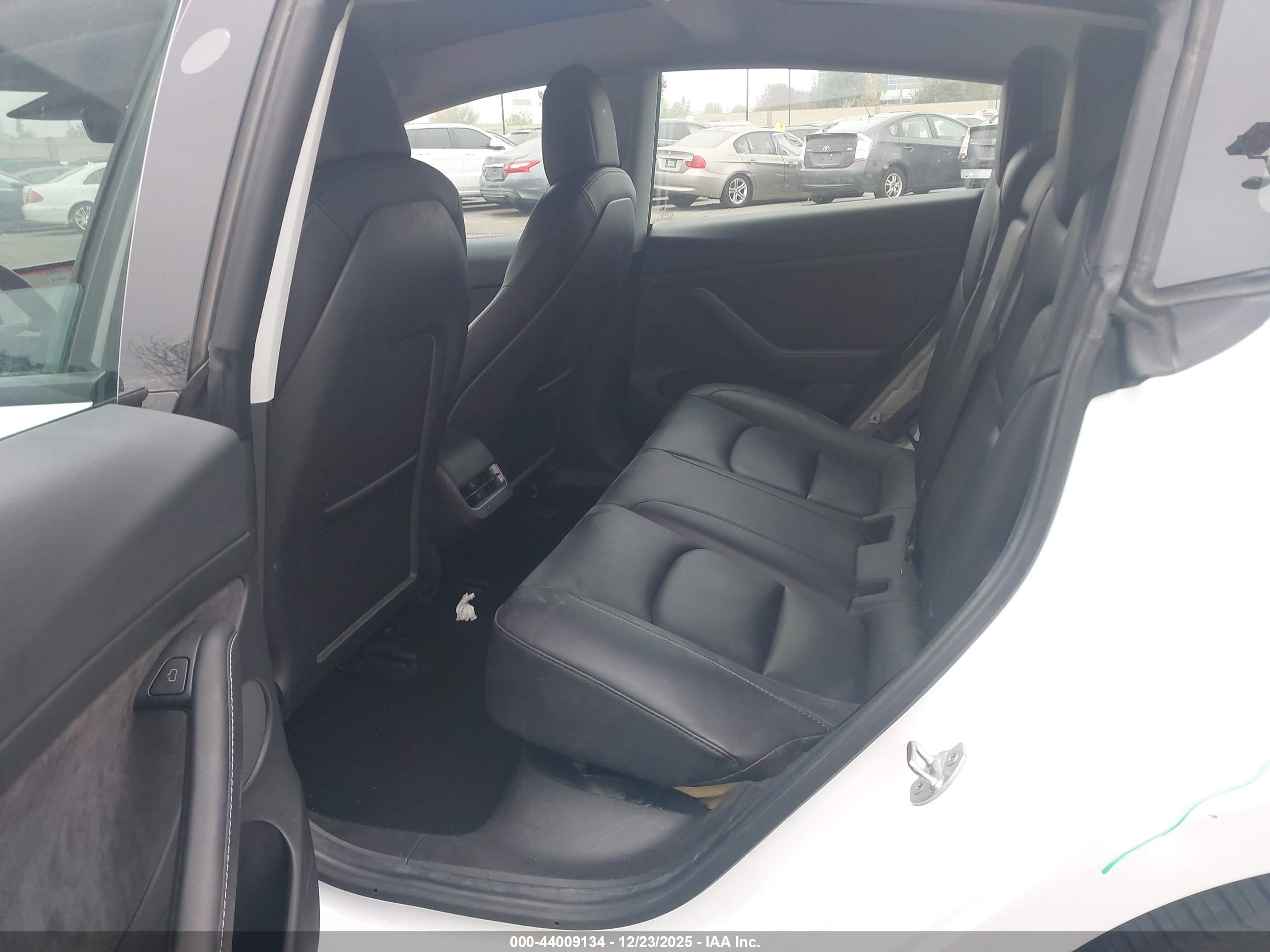 TESLA MODEL image 8