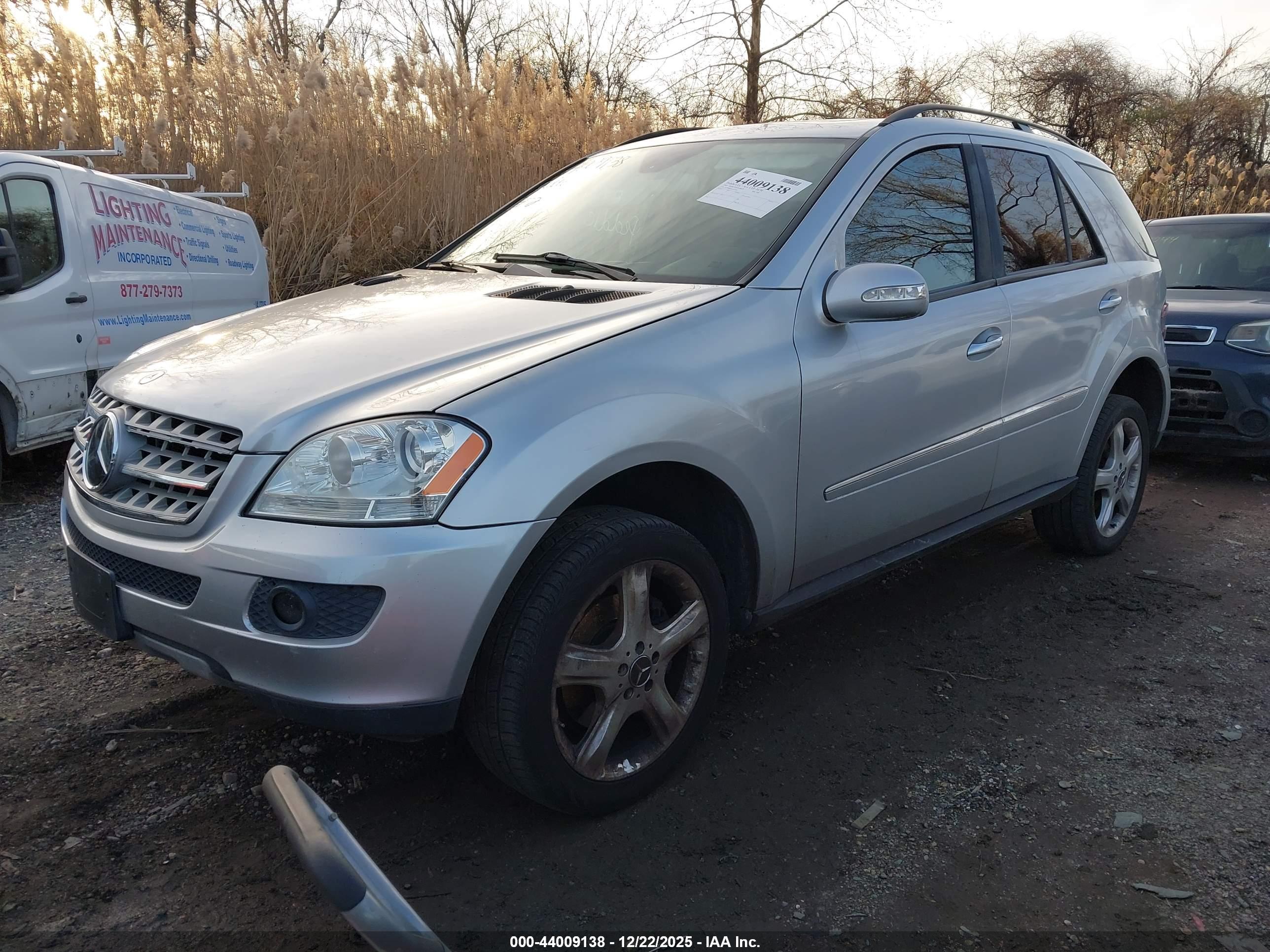 MERCEDES-BENZ ML image 2