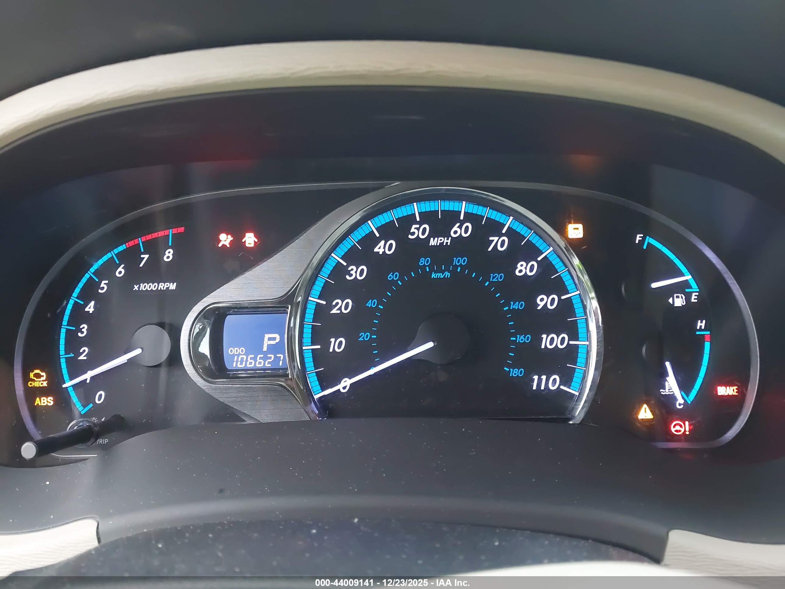TOYOTA SIENNA image 7