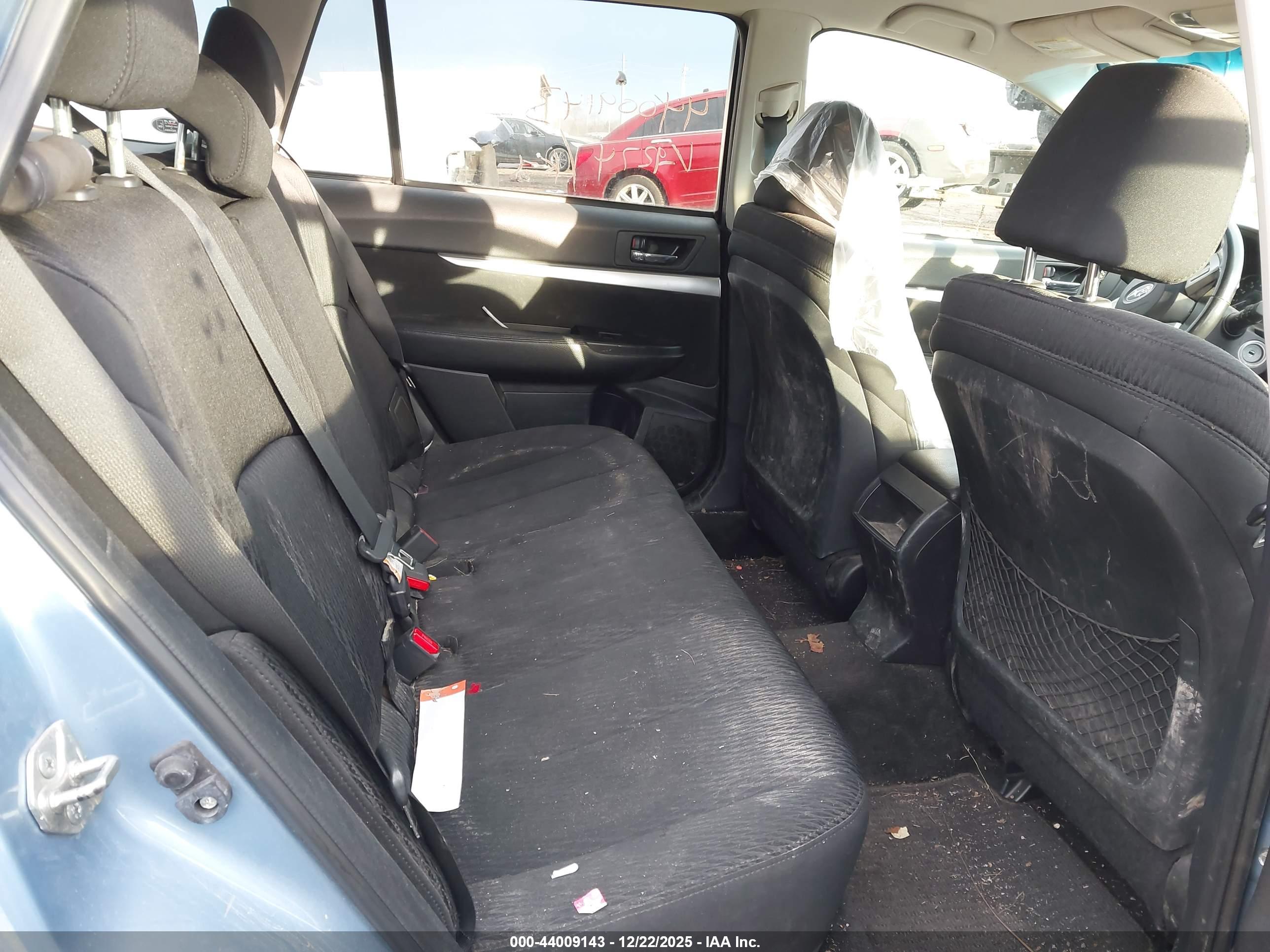 SUBARU OUTBACK image 8
