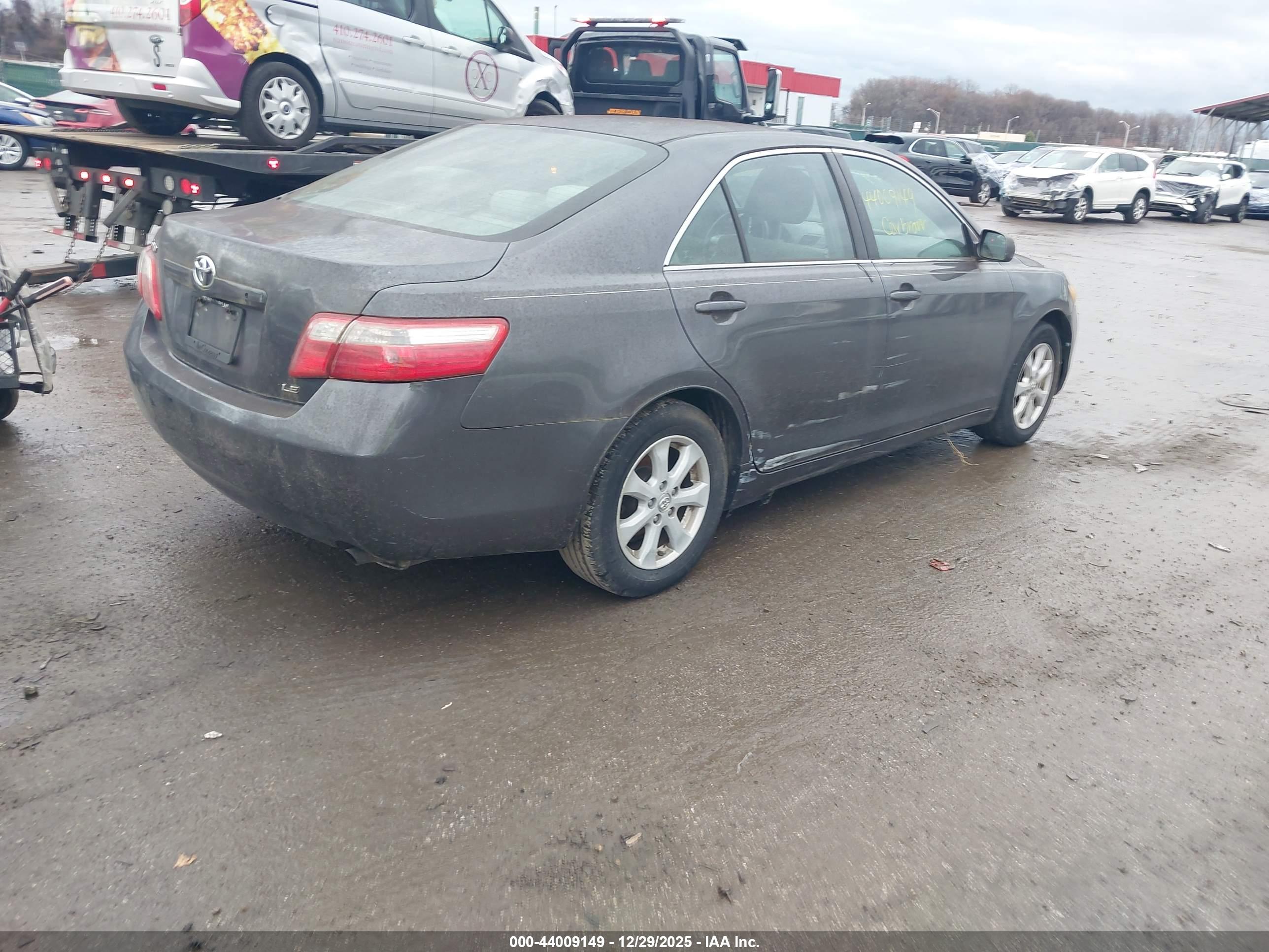 TOYOTA CAMRY image 4
