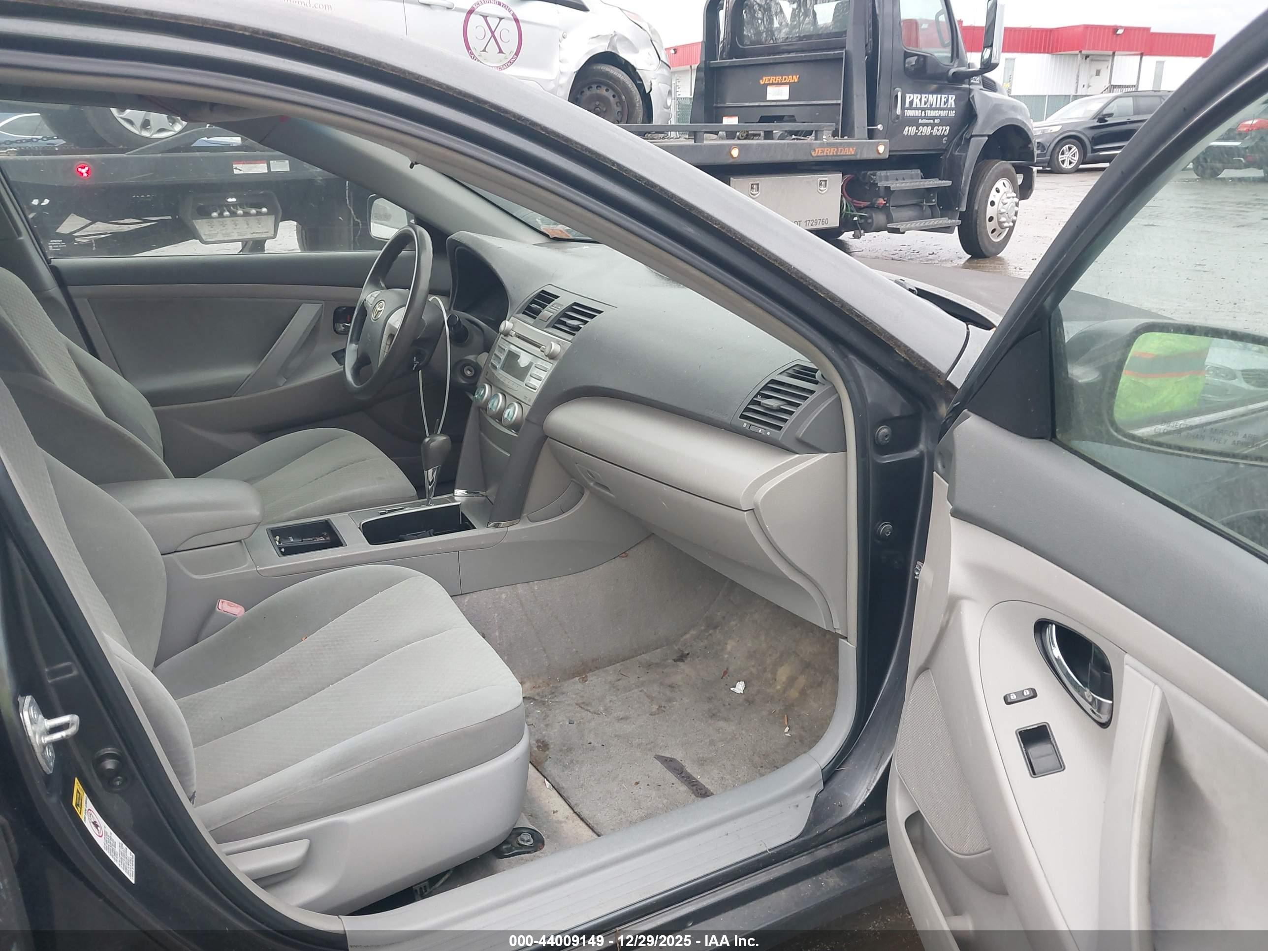 TOYOTA CAMRY image 5