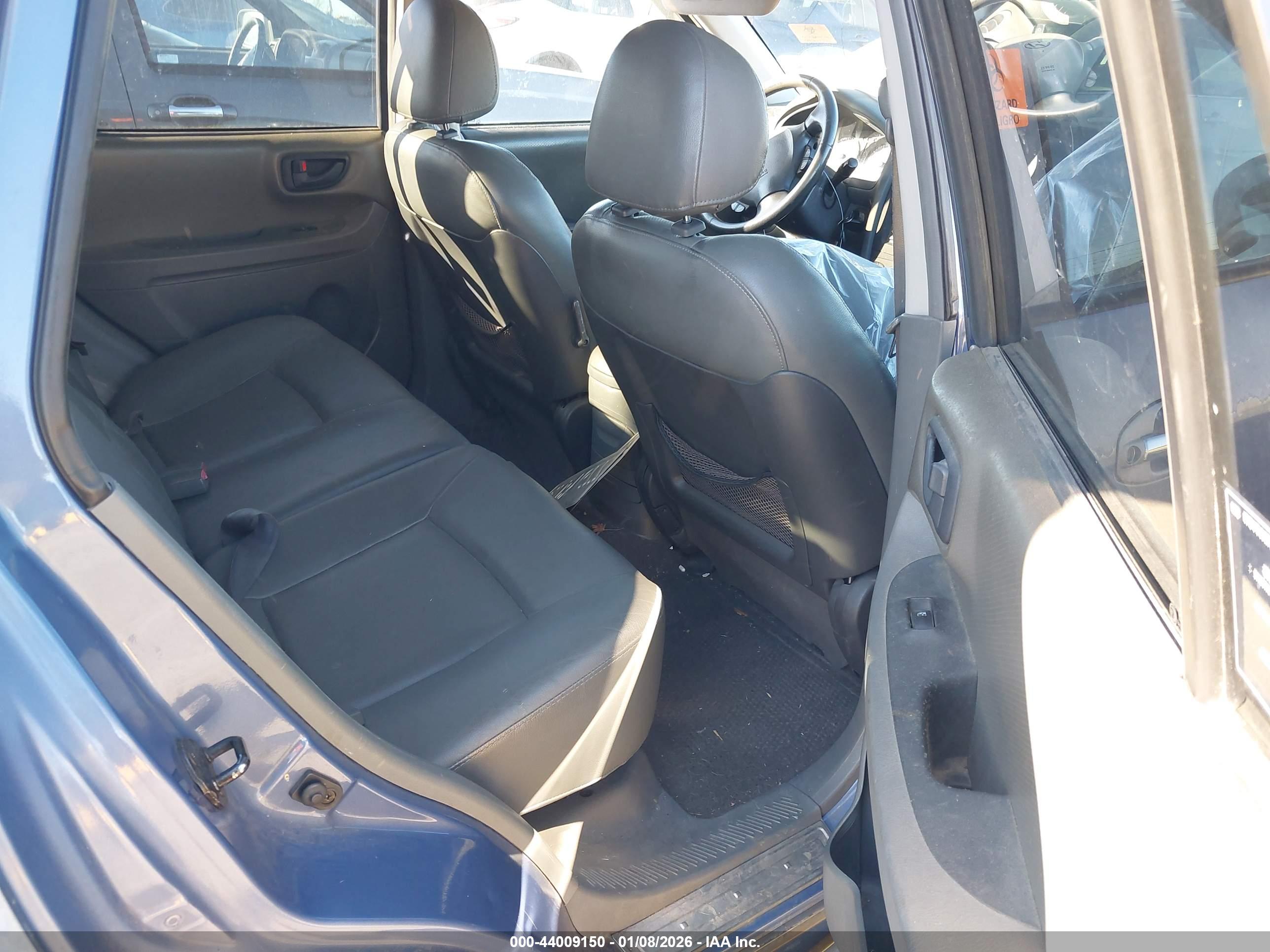 HYUNDAI SANTA image 8