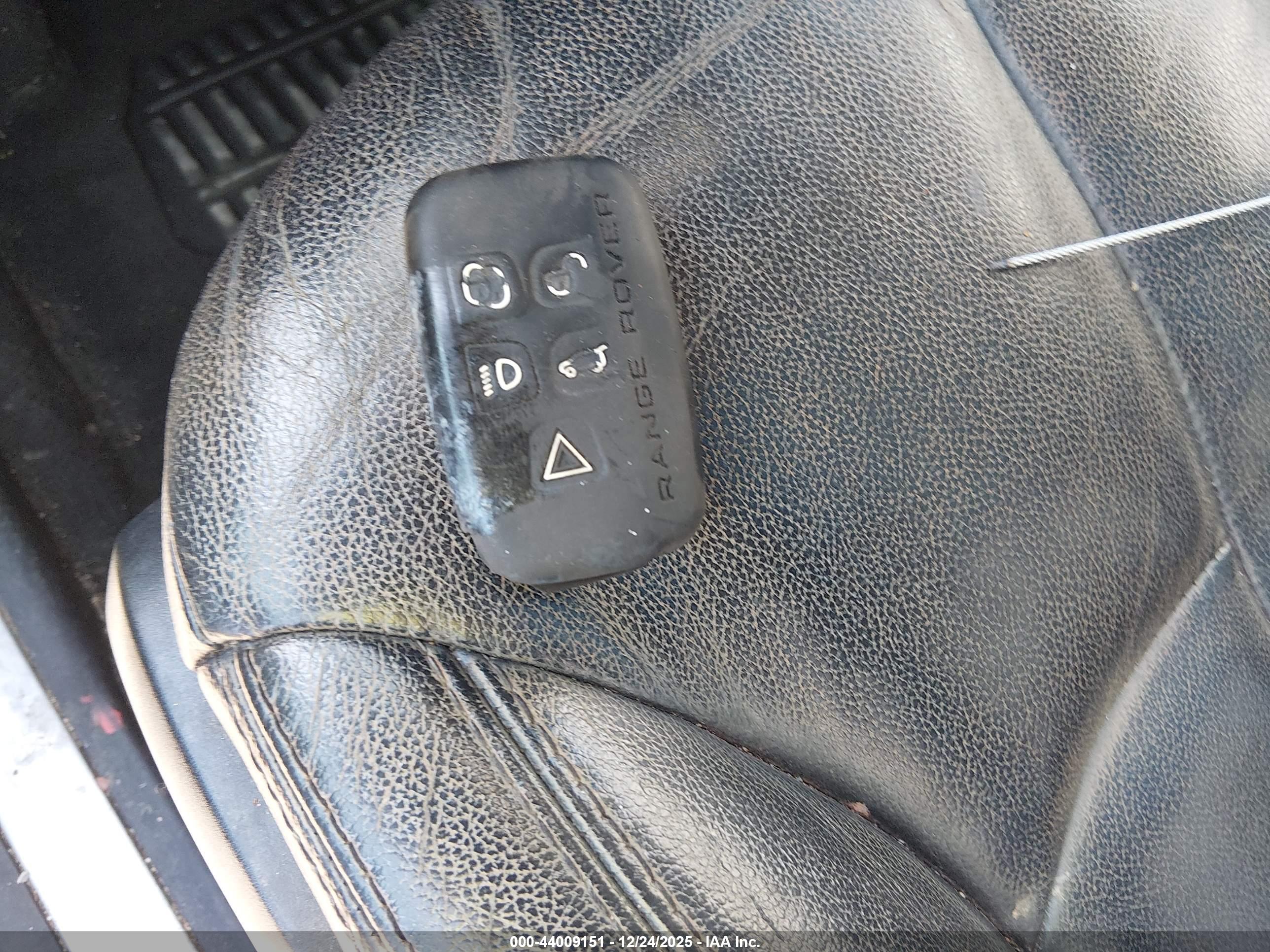 LAND ROVER image 11