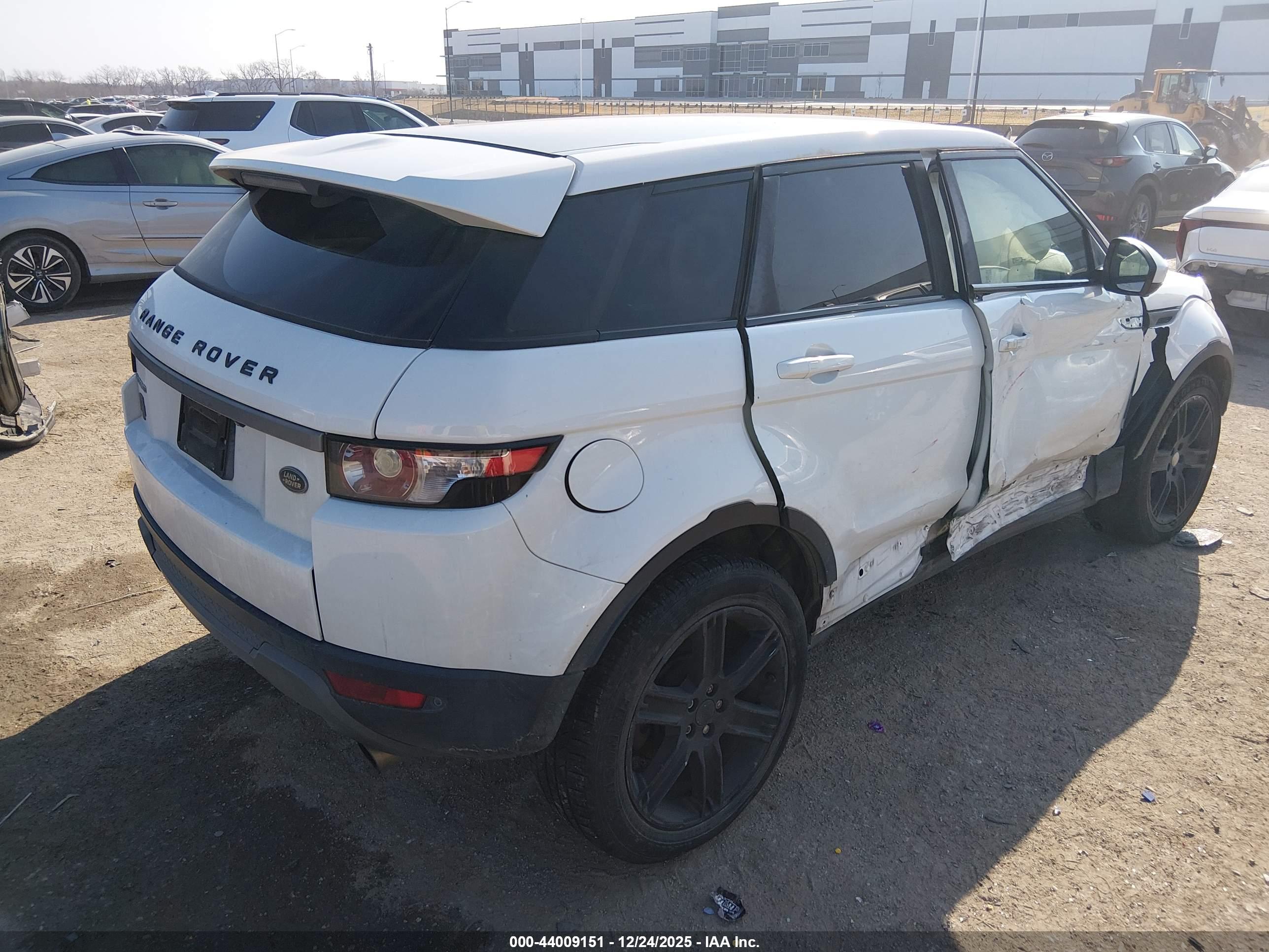 LAND ROVER image 4