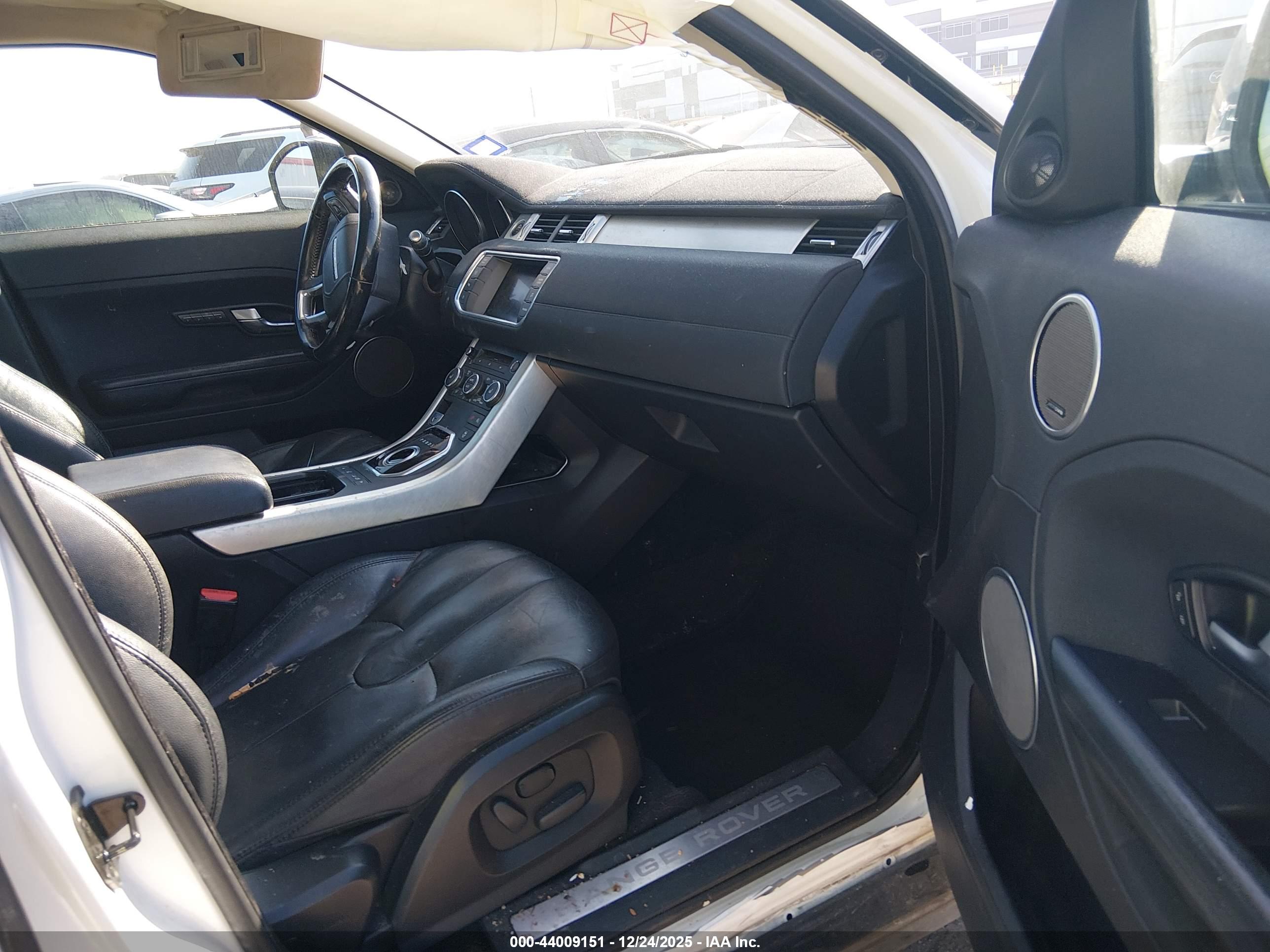 LAND ROVER image 5