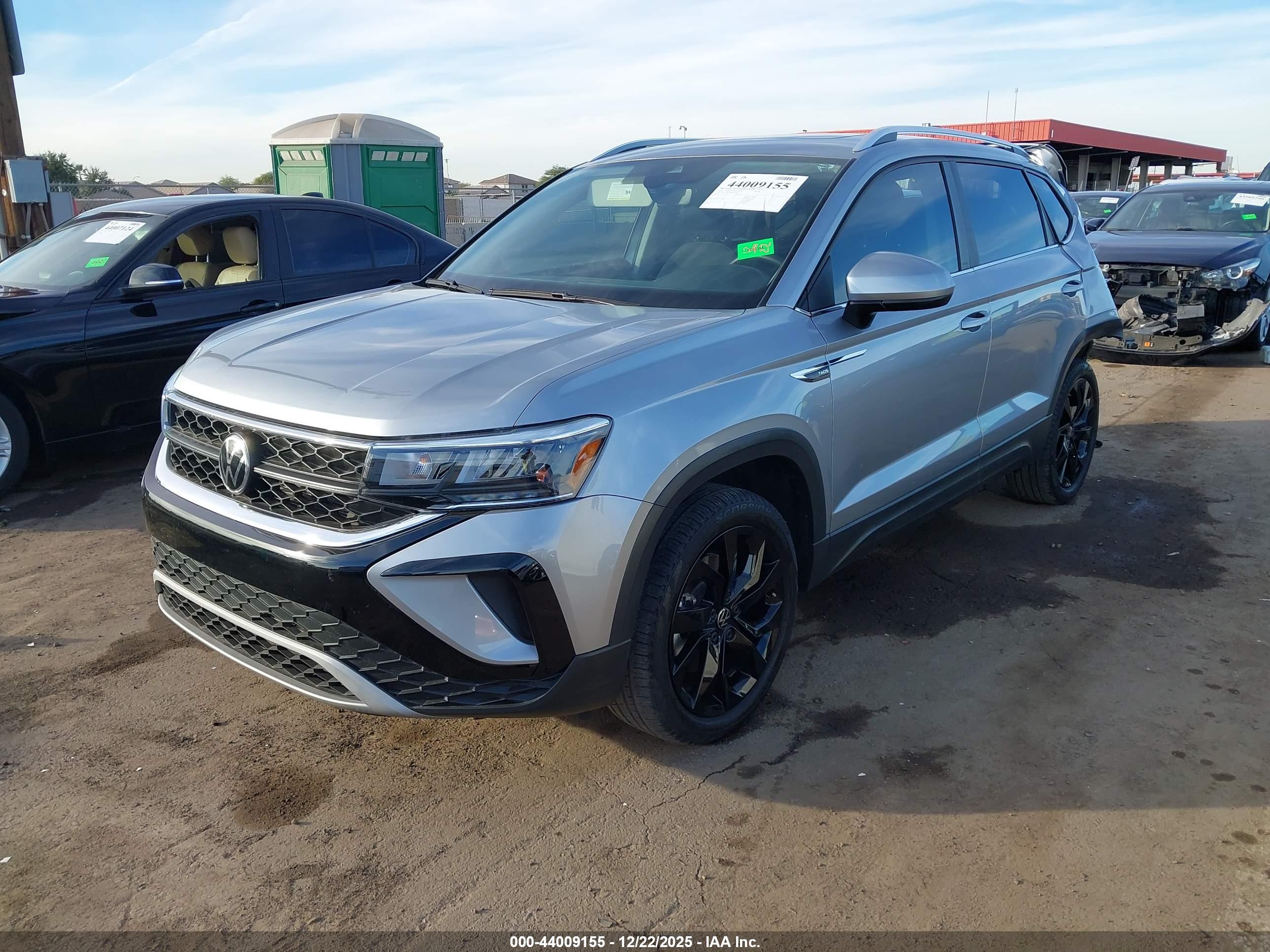 VOLKSWAGEN TAOS image 2