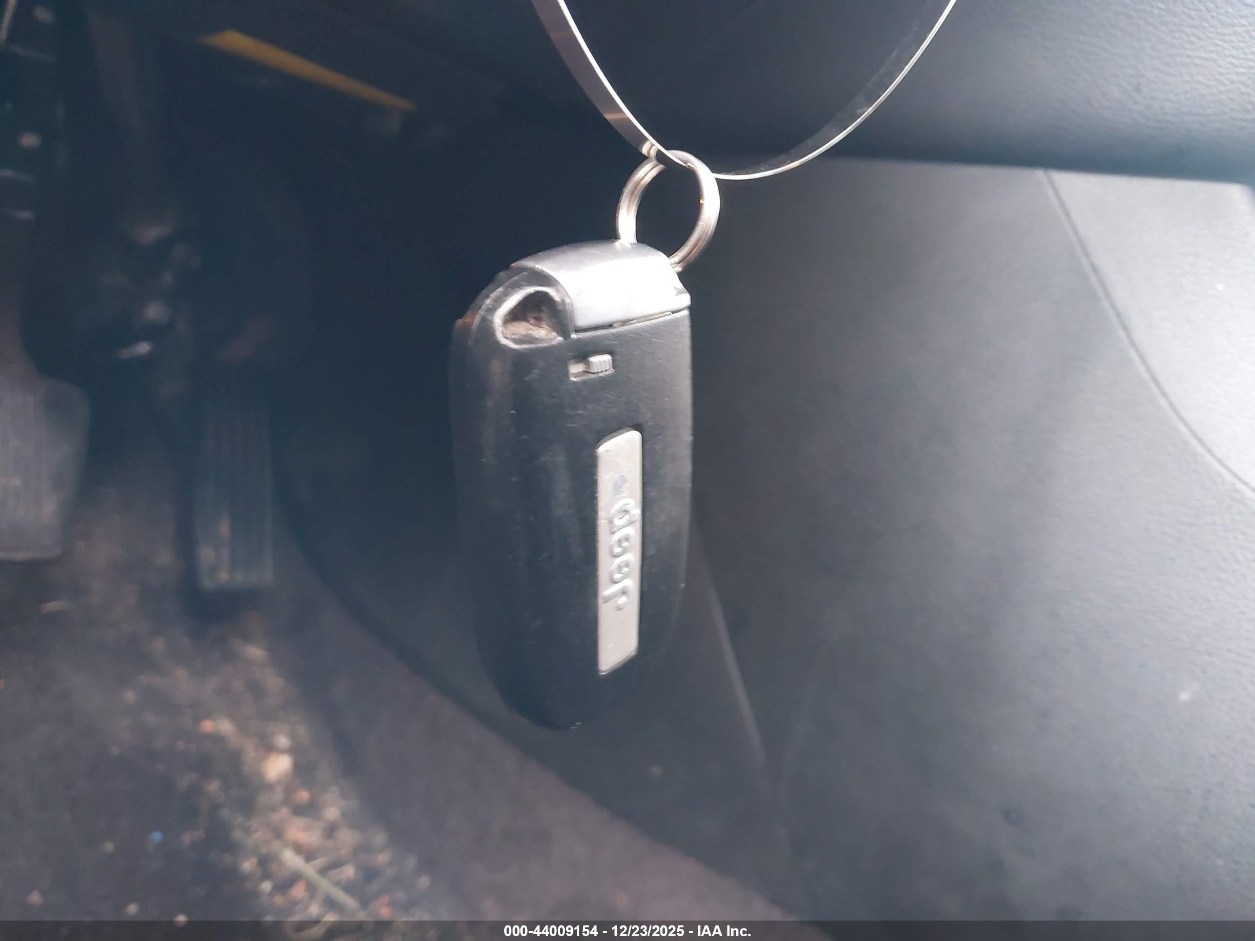 JEEP CHEROKEE image 11
