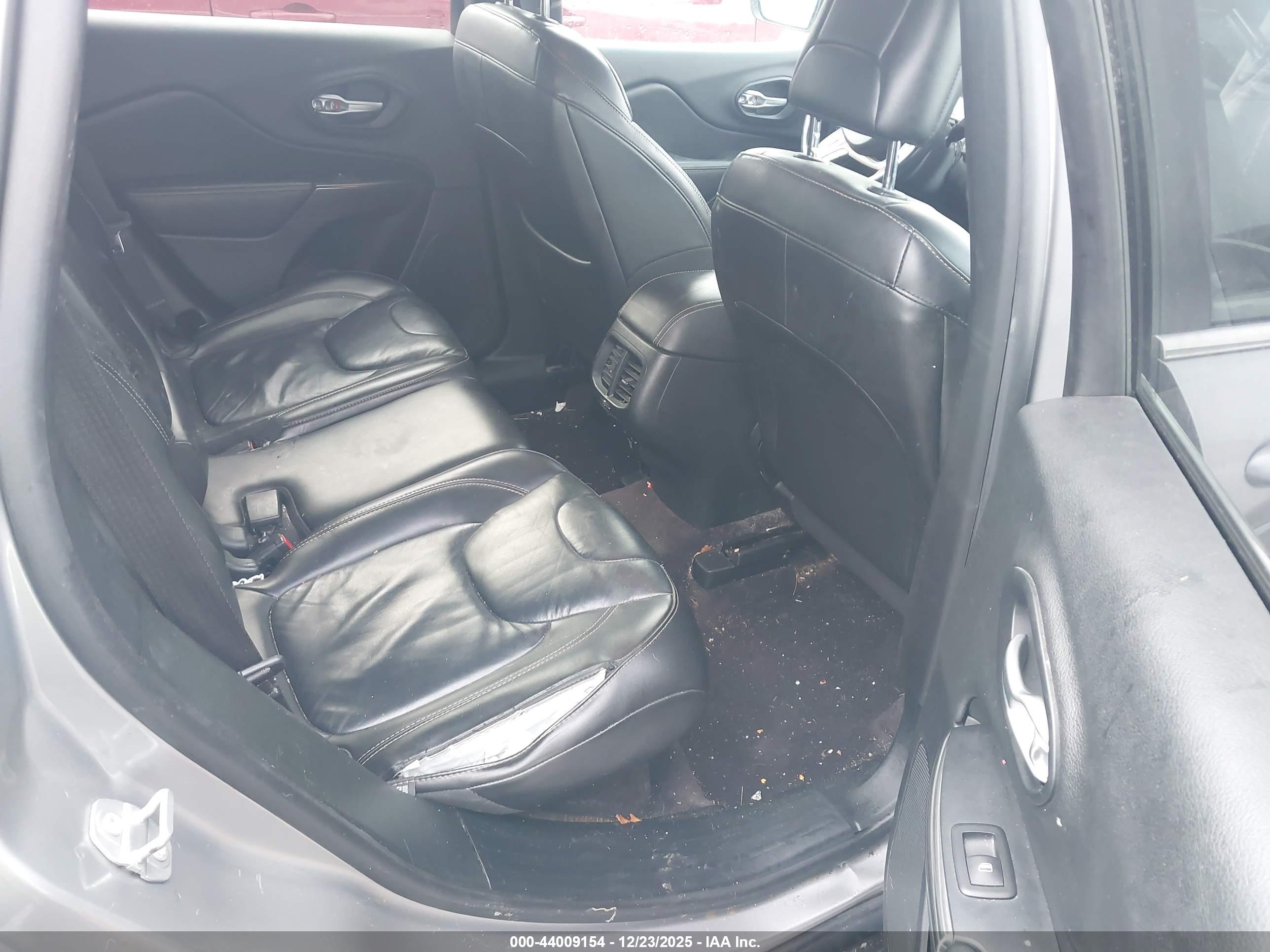 JEEP CHEROKEE image 8