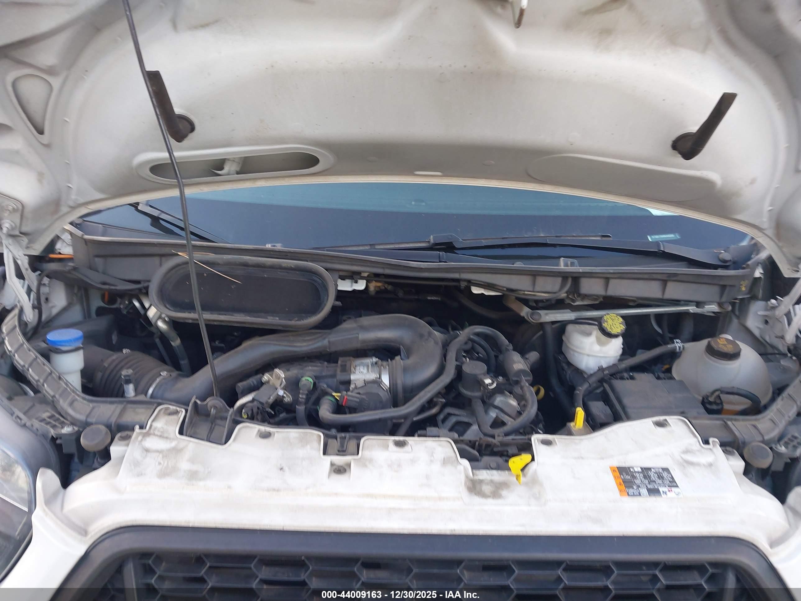 FORD TRANSIT-250 image 10