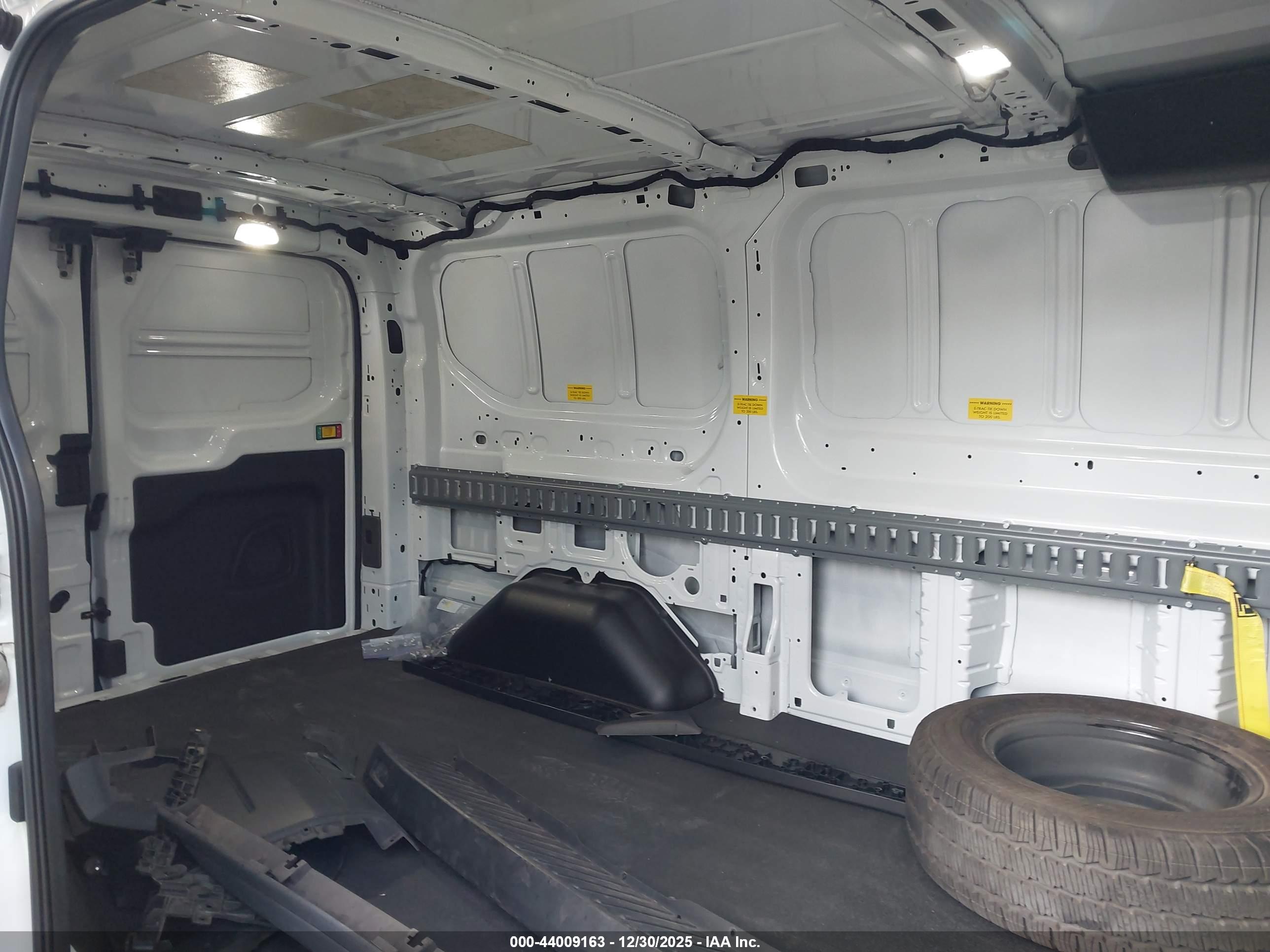 FORD TRANSIT-250 image 8