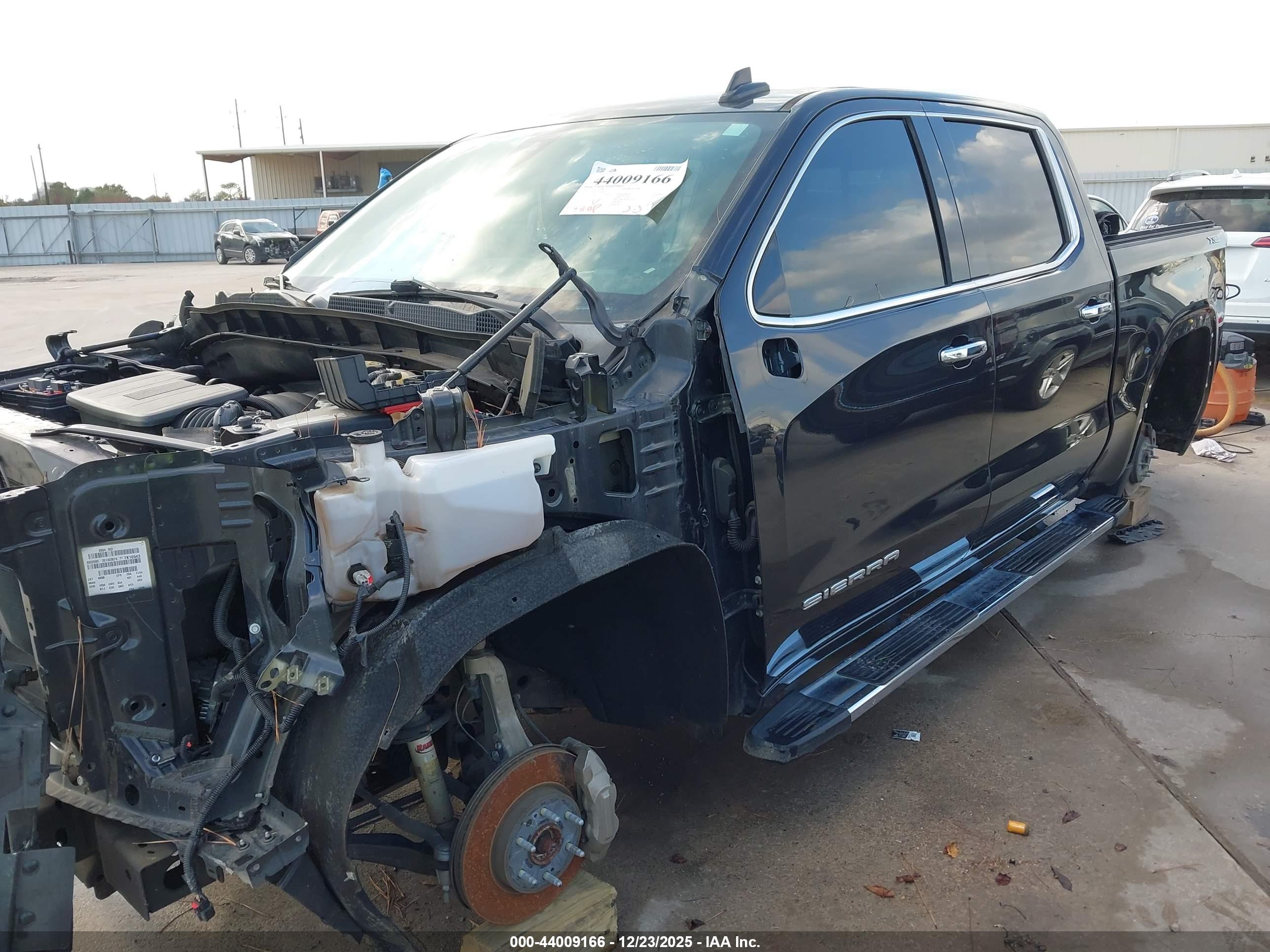 GMC SIERRA image 2