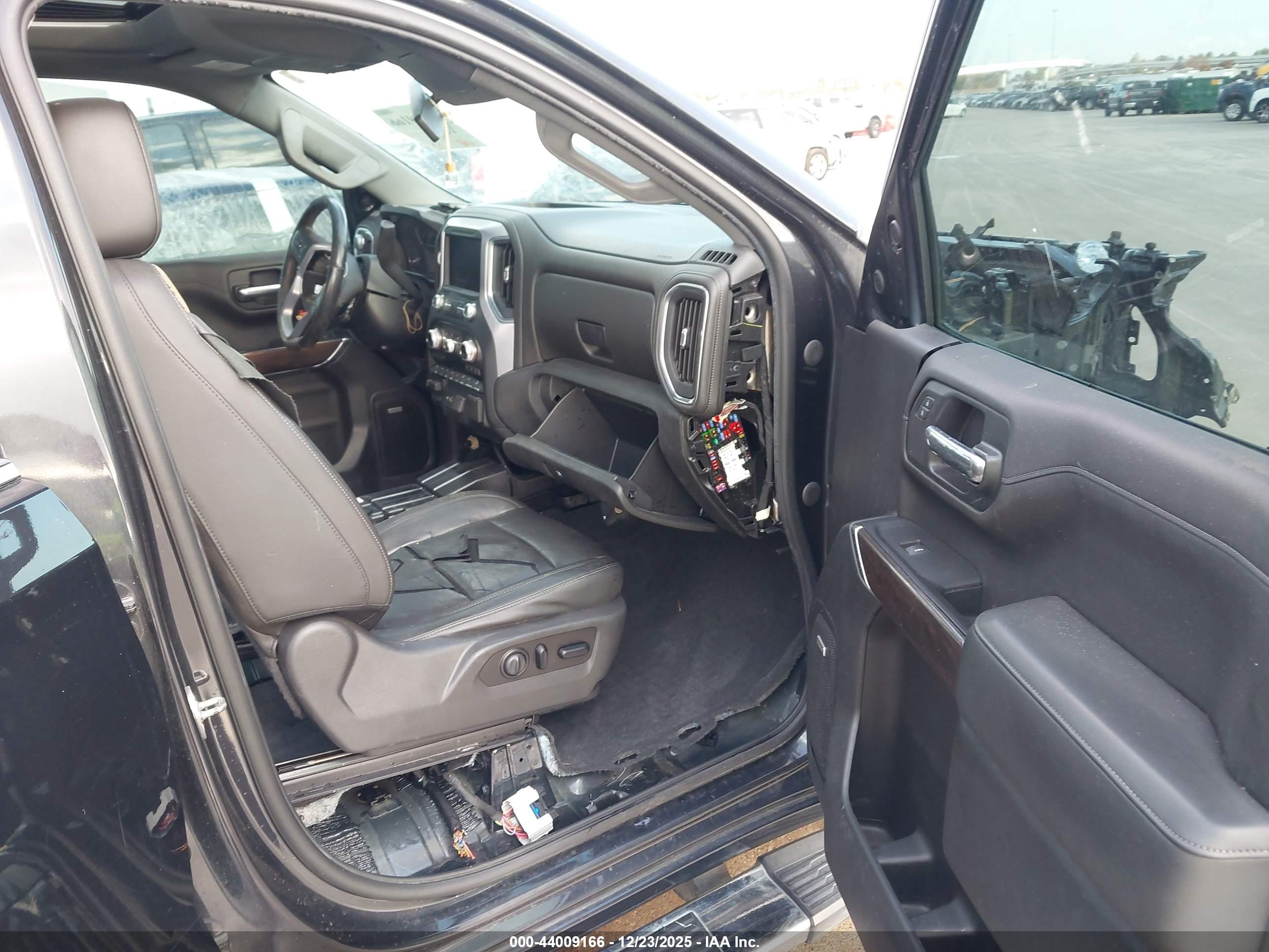 GMC SIERRA image 5