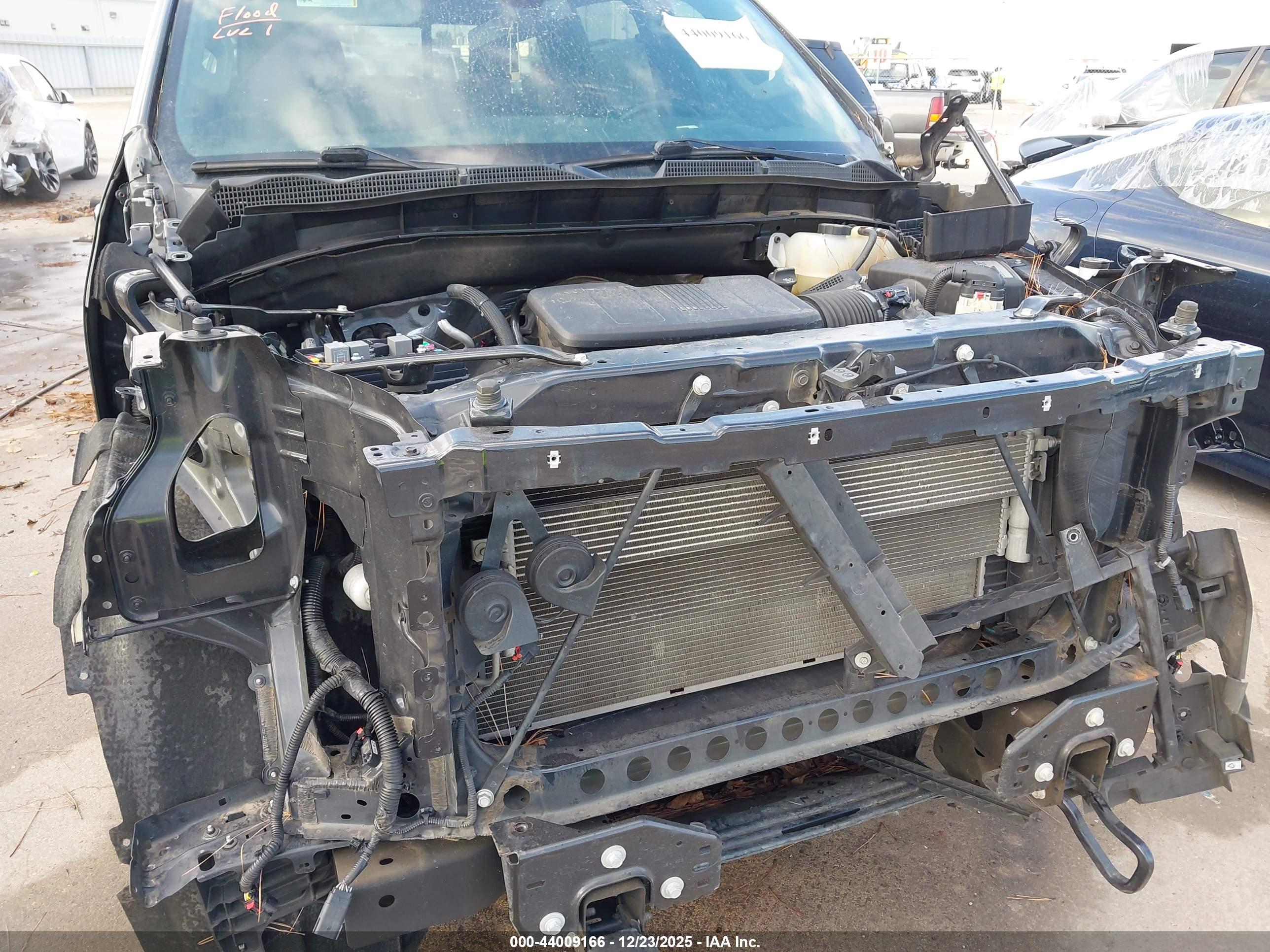 GMC SIERRA image 6