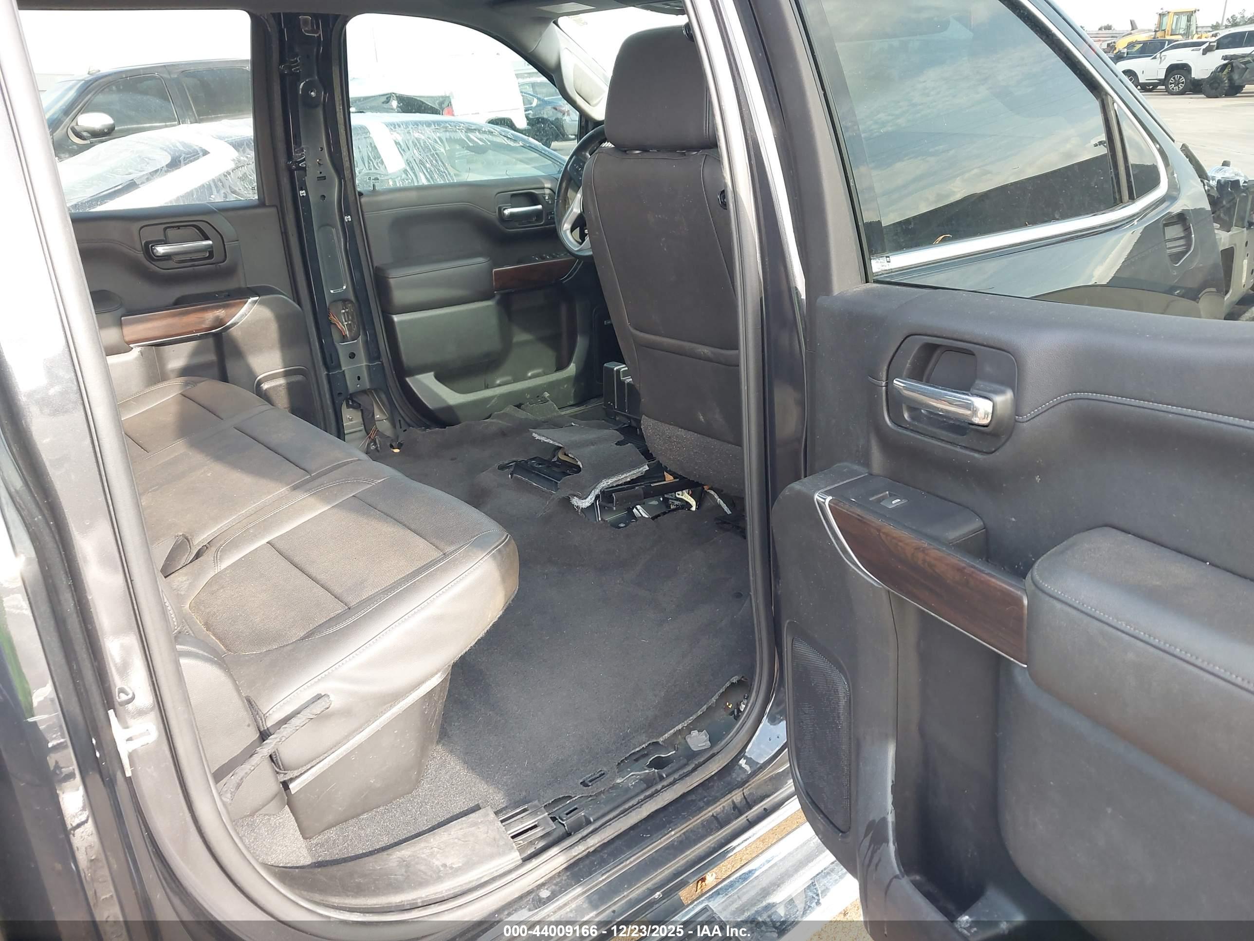 GMC SIERRA image 8