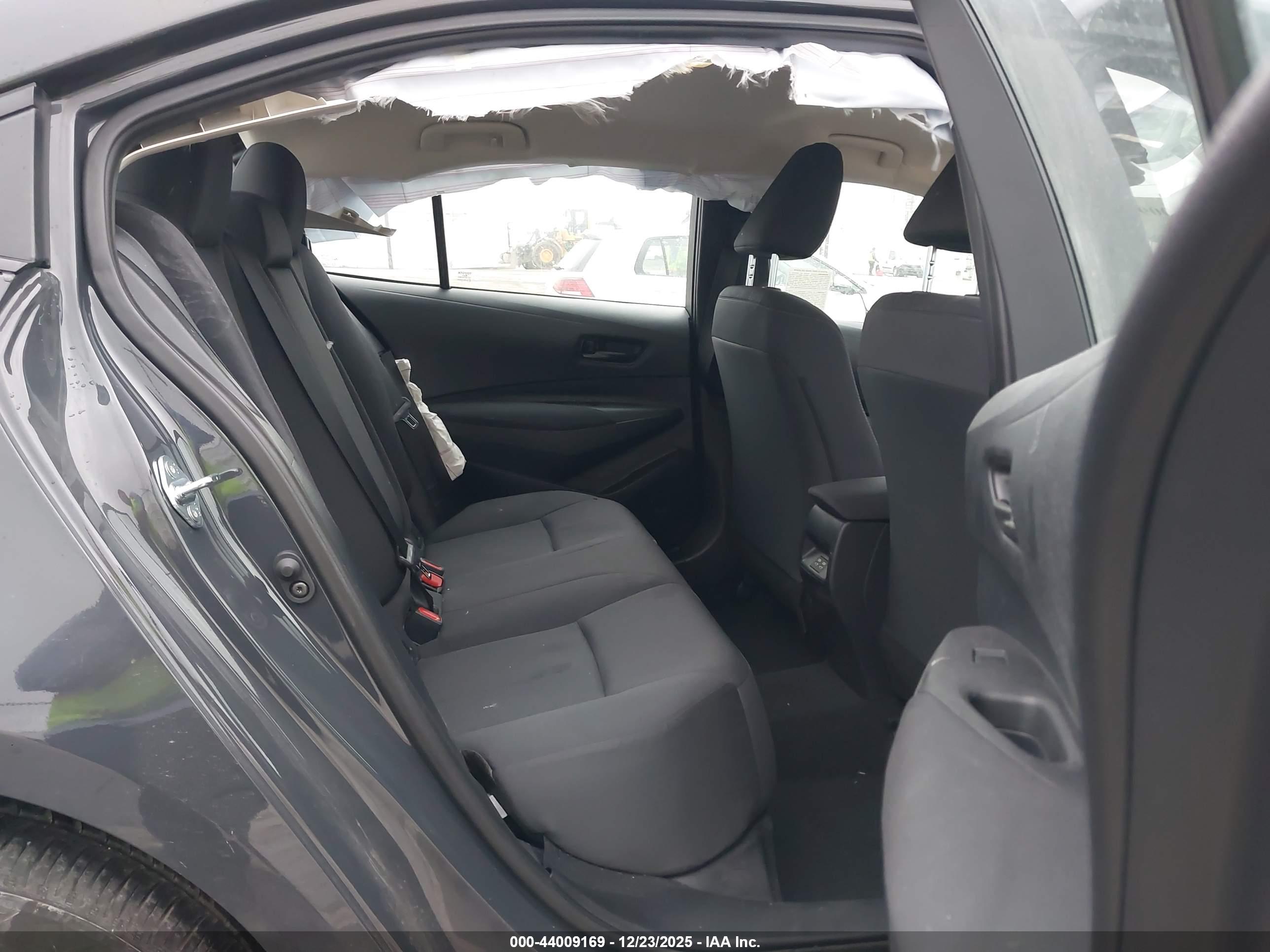 TOYOTA COROLLA image 8