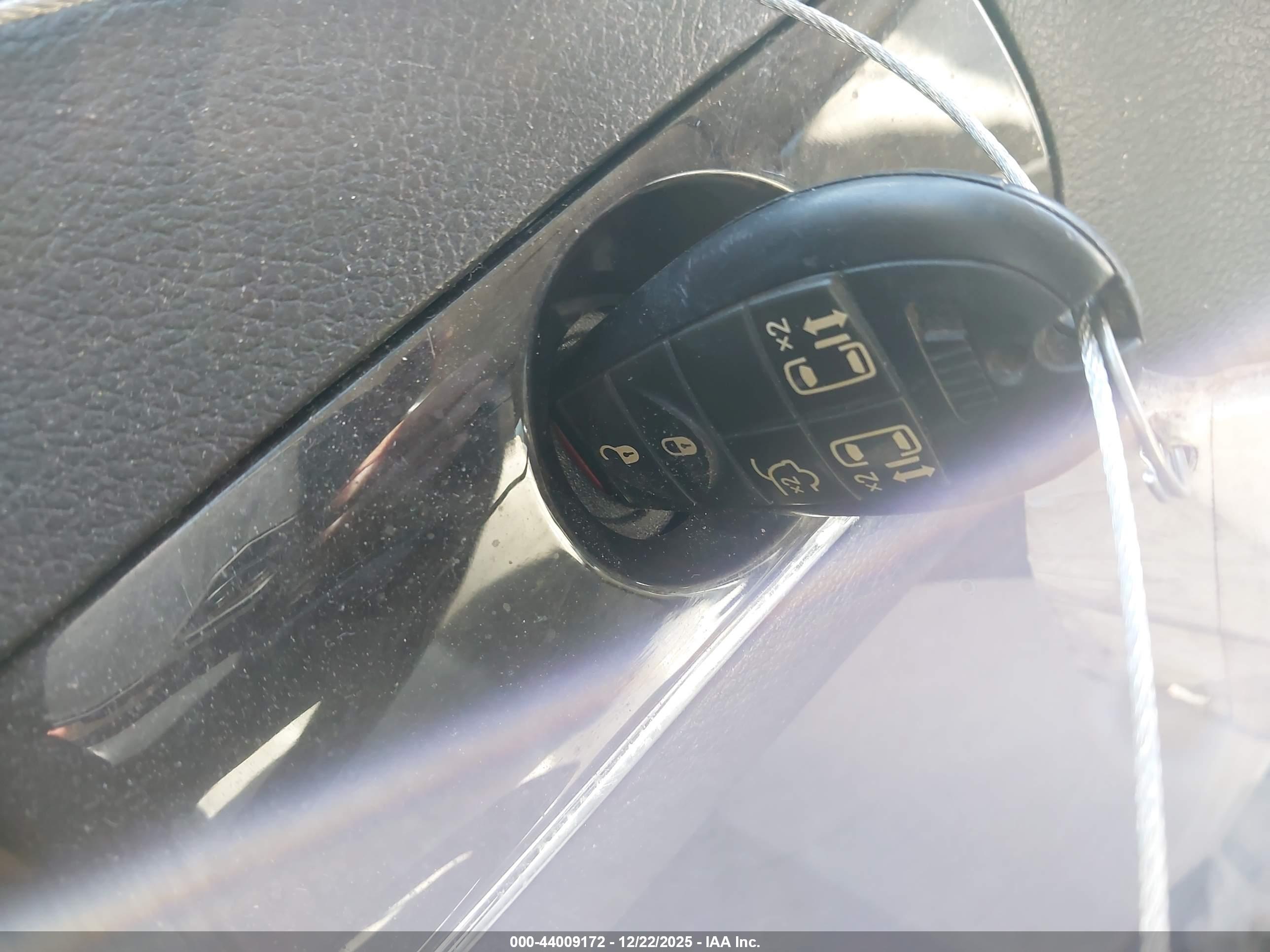 CHRYSLER TOWN image 11