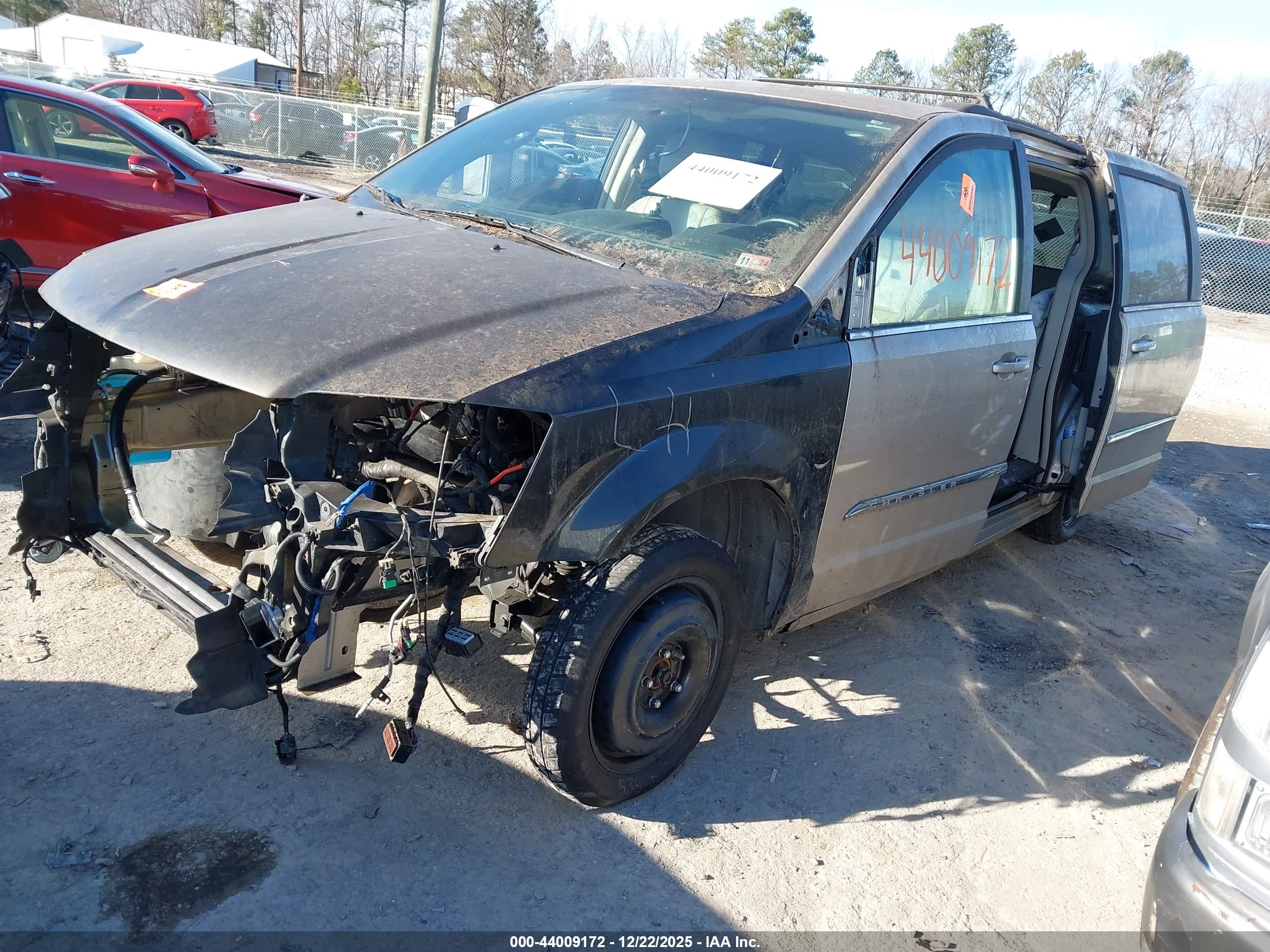 CHRYSLER TOWN image 2