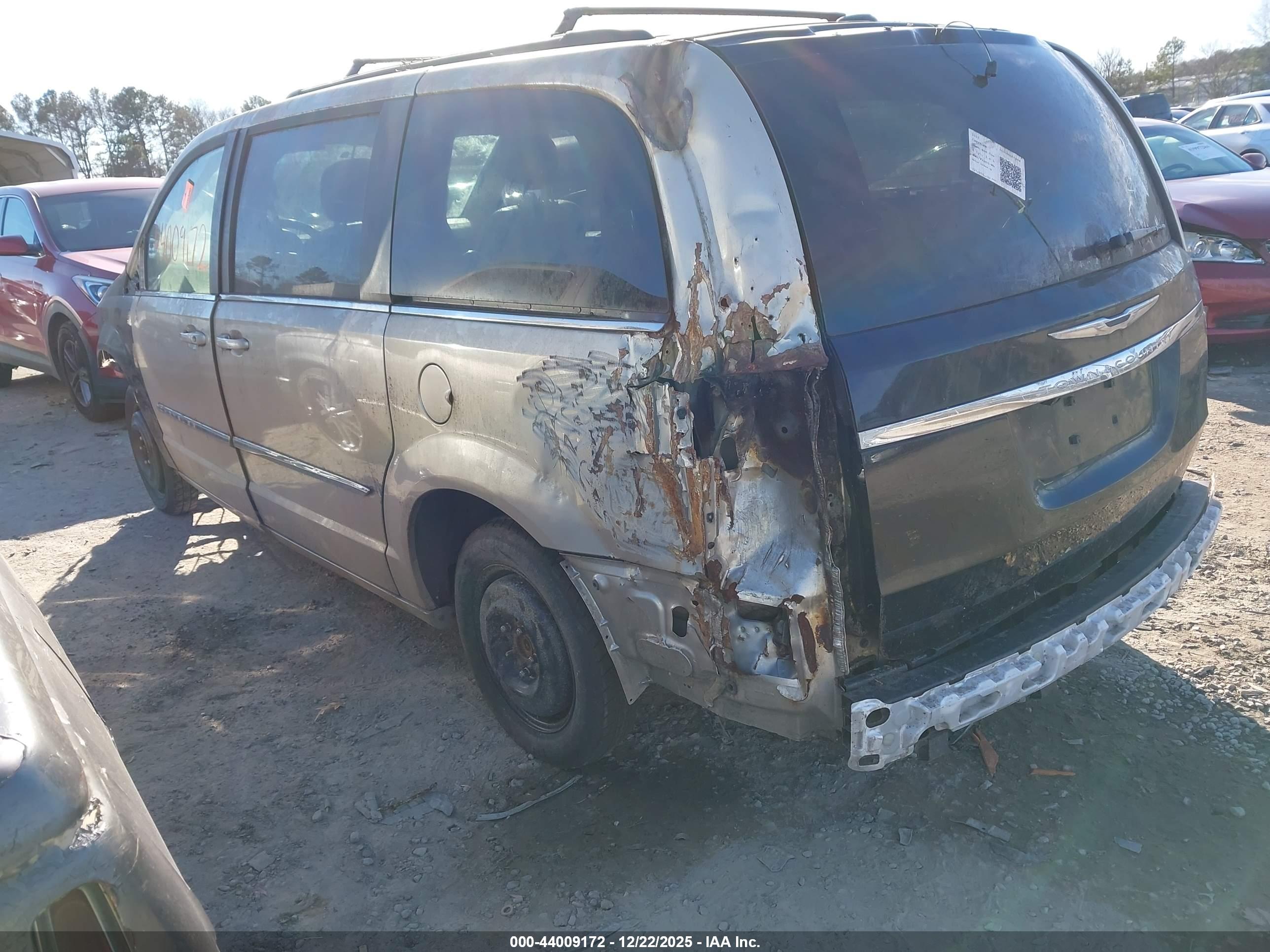 CHRYSLER TOWN image 3