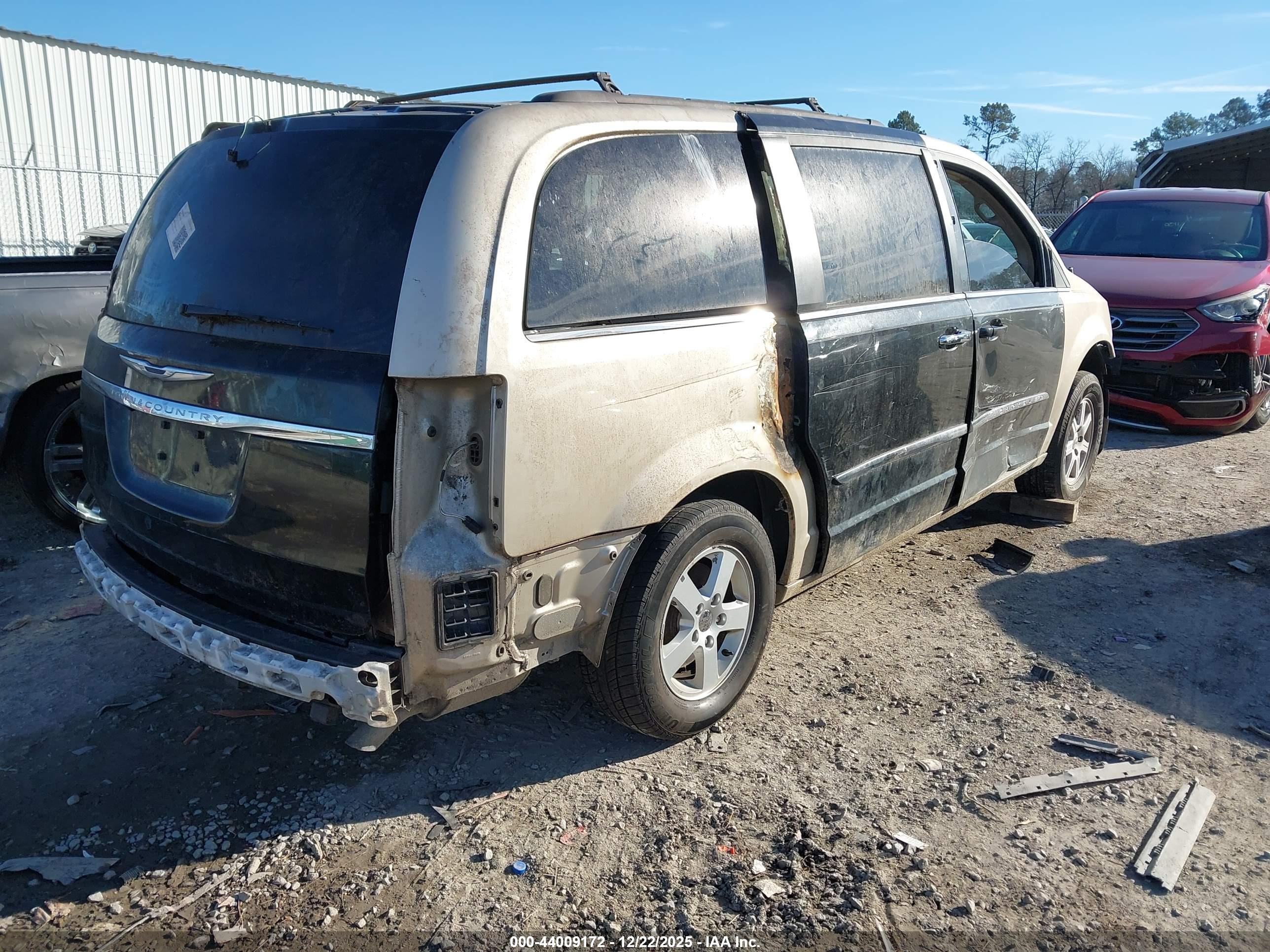 CHRYSLER TOWN image 4