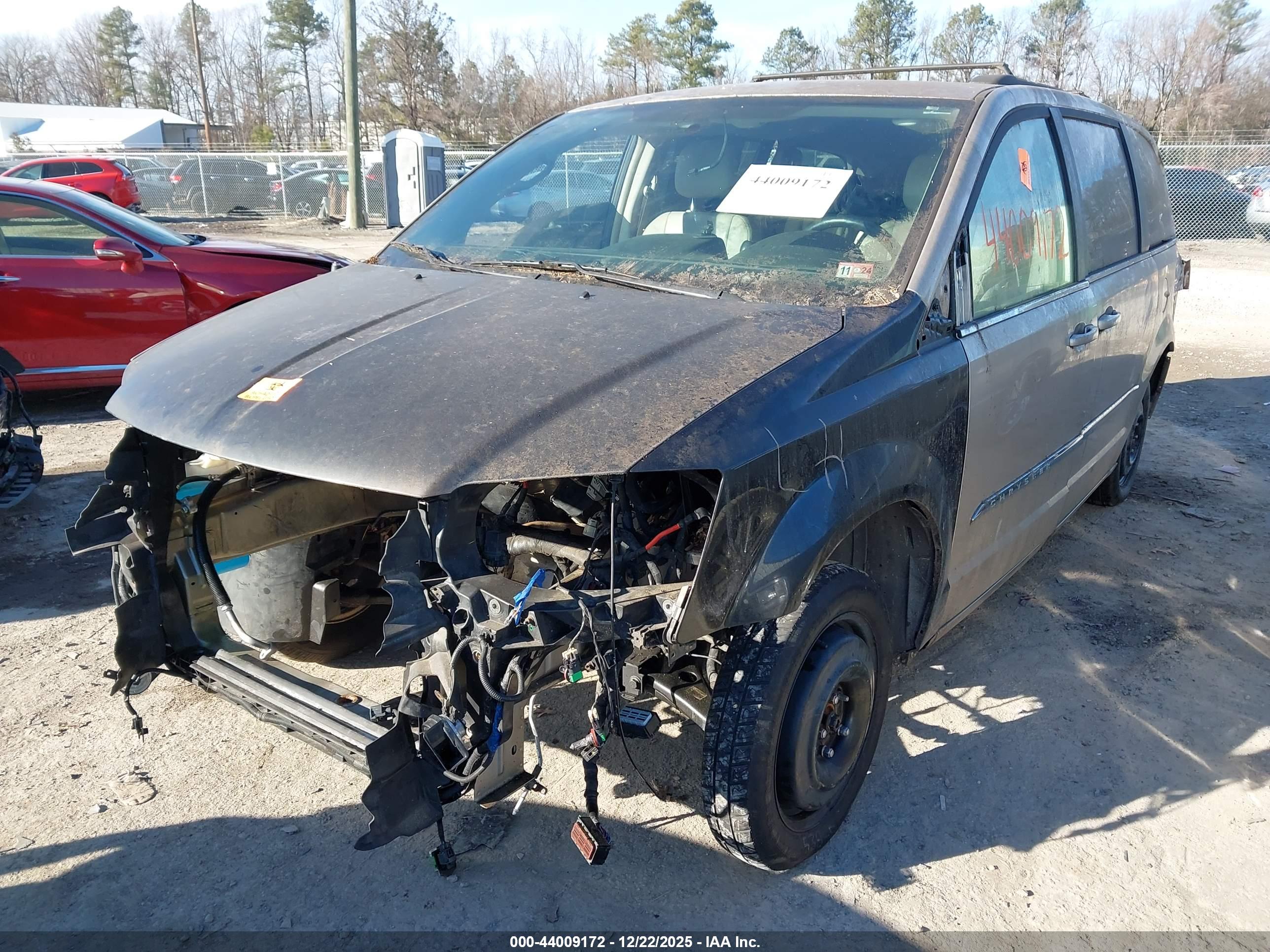 CHRYSLER TOWN image 6