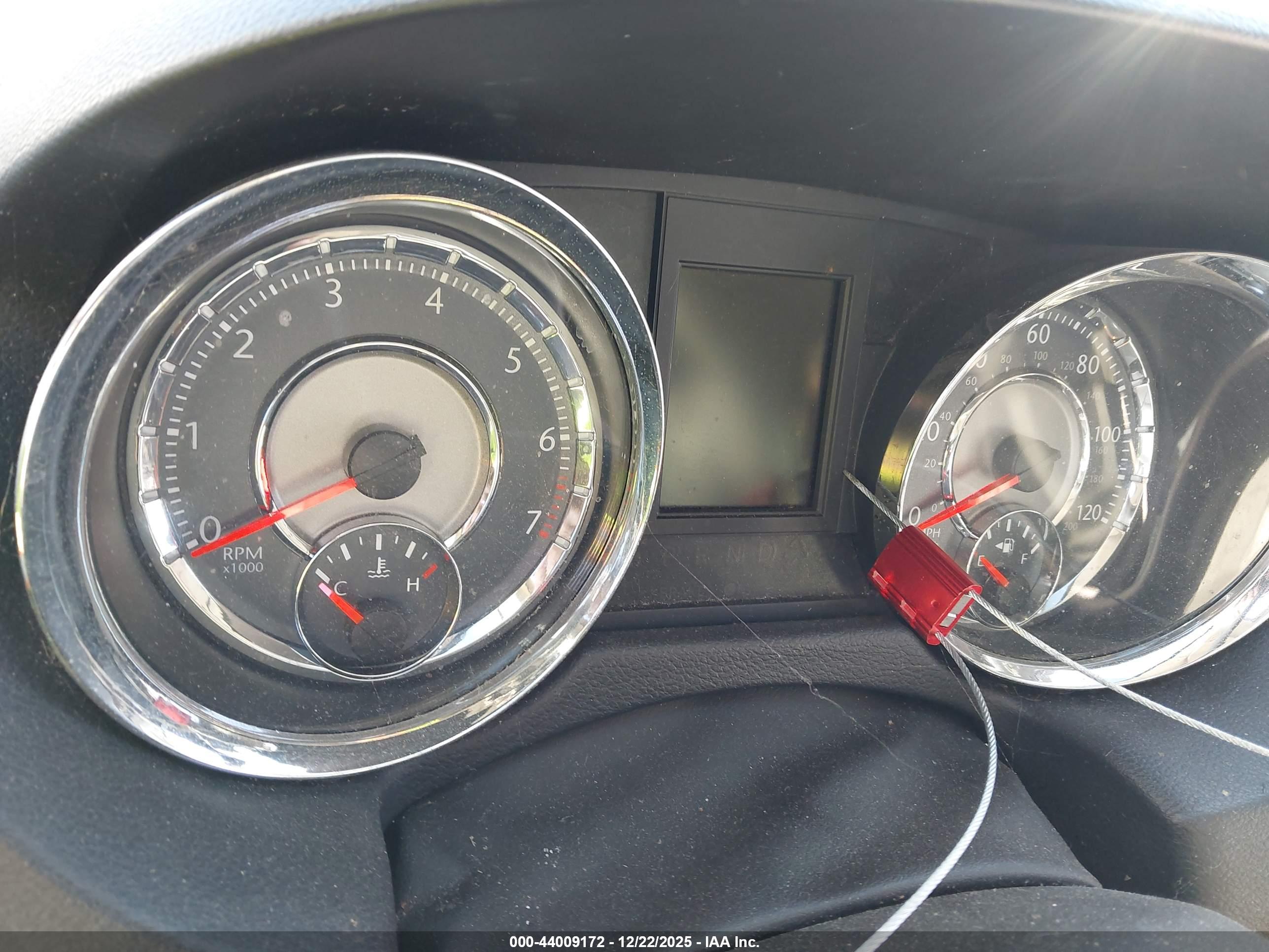 CHRYSLER TOWN image 7