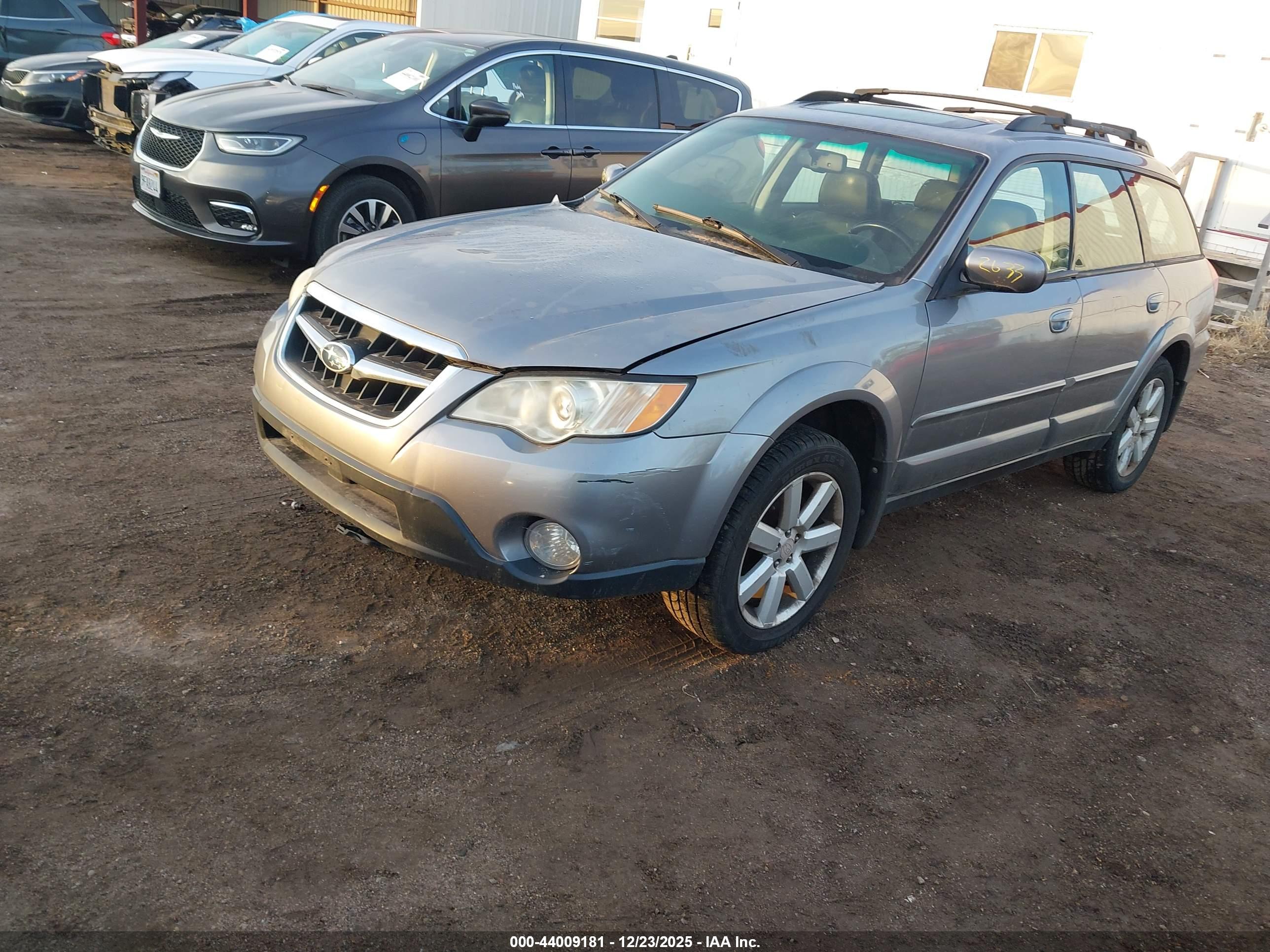 SUBARU OUTBACK image 2