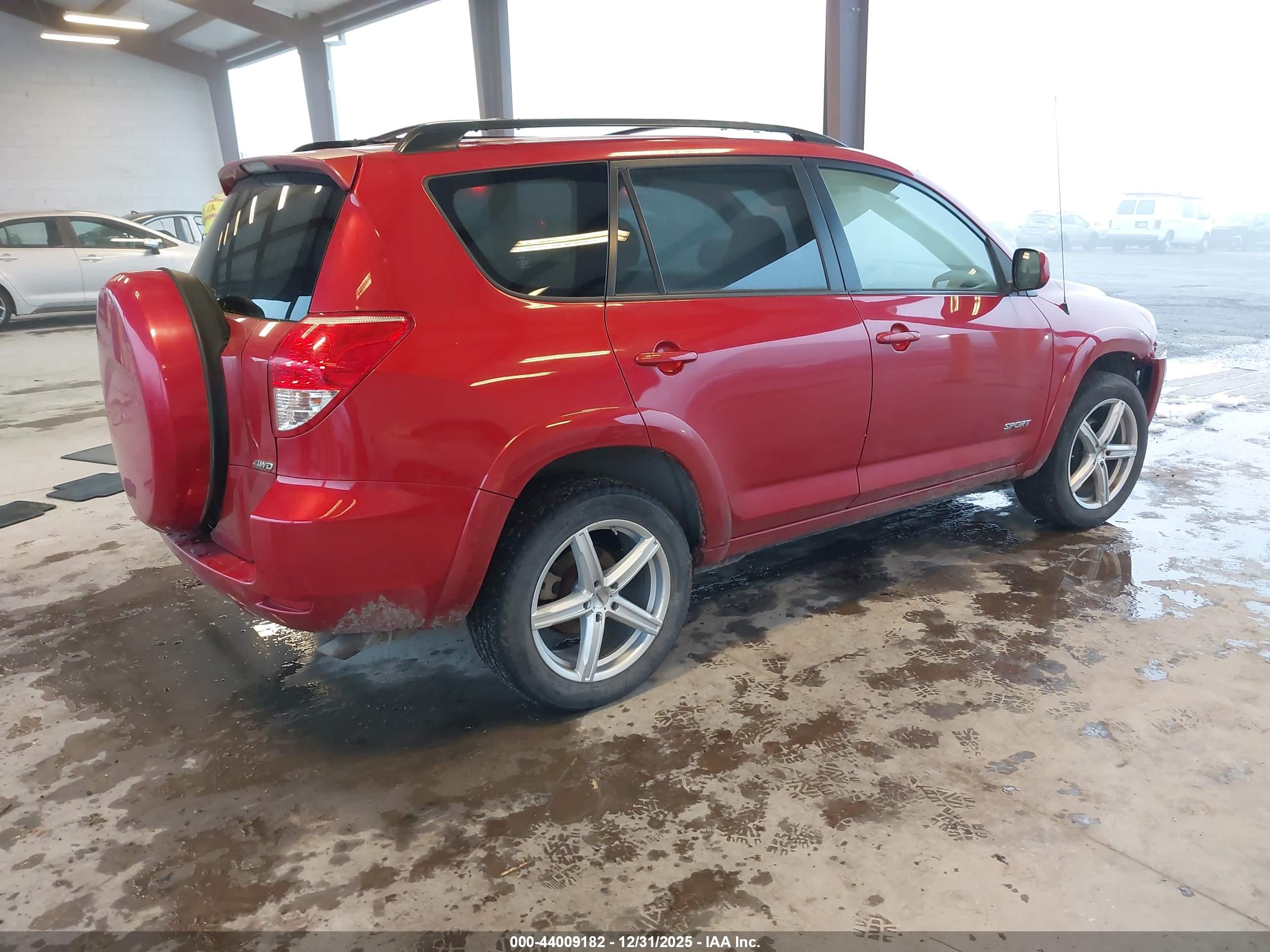 TOYOTA RAV4 image 4
