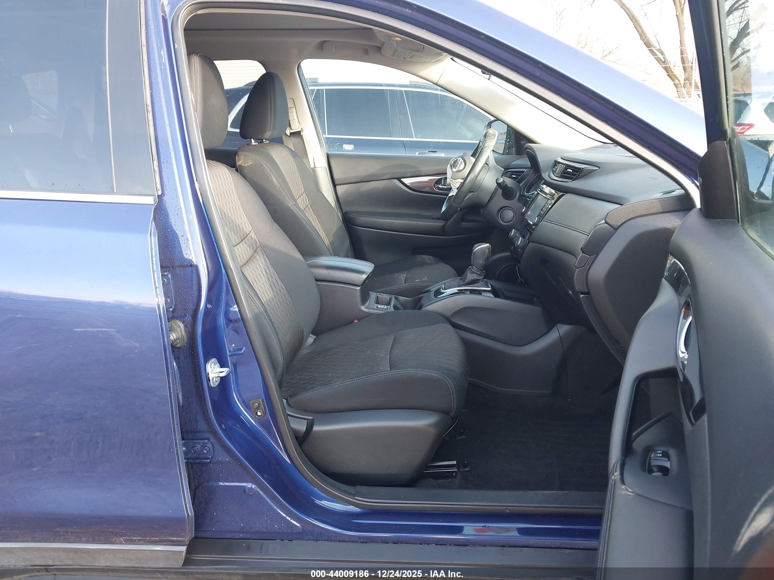 NISSAN ROGUE image 5