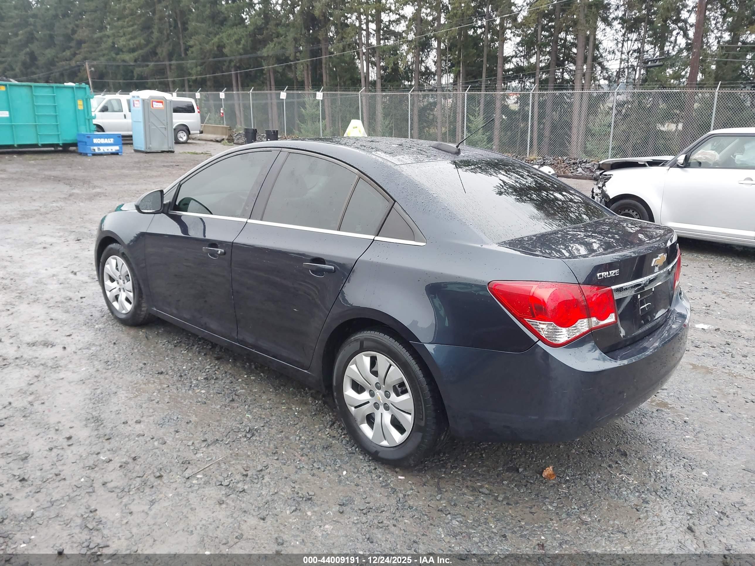 CHEVROLET CRUZE image 3