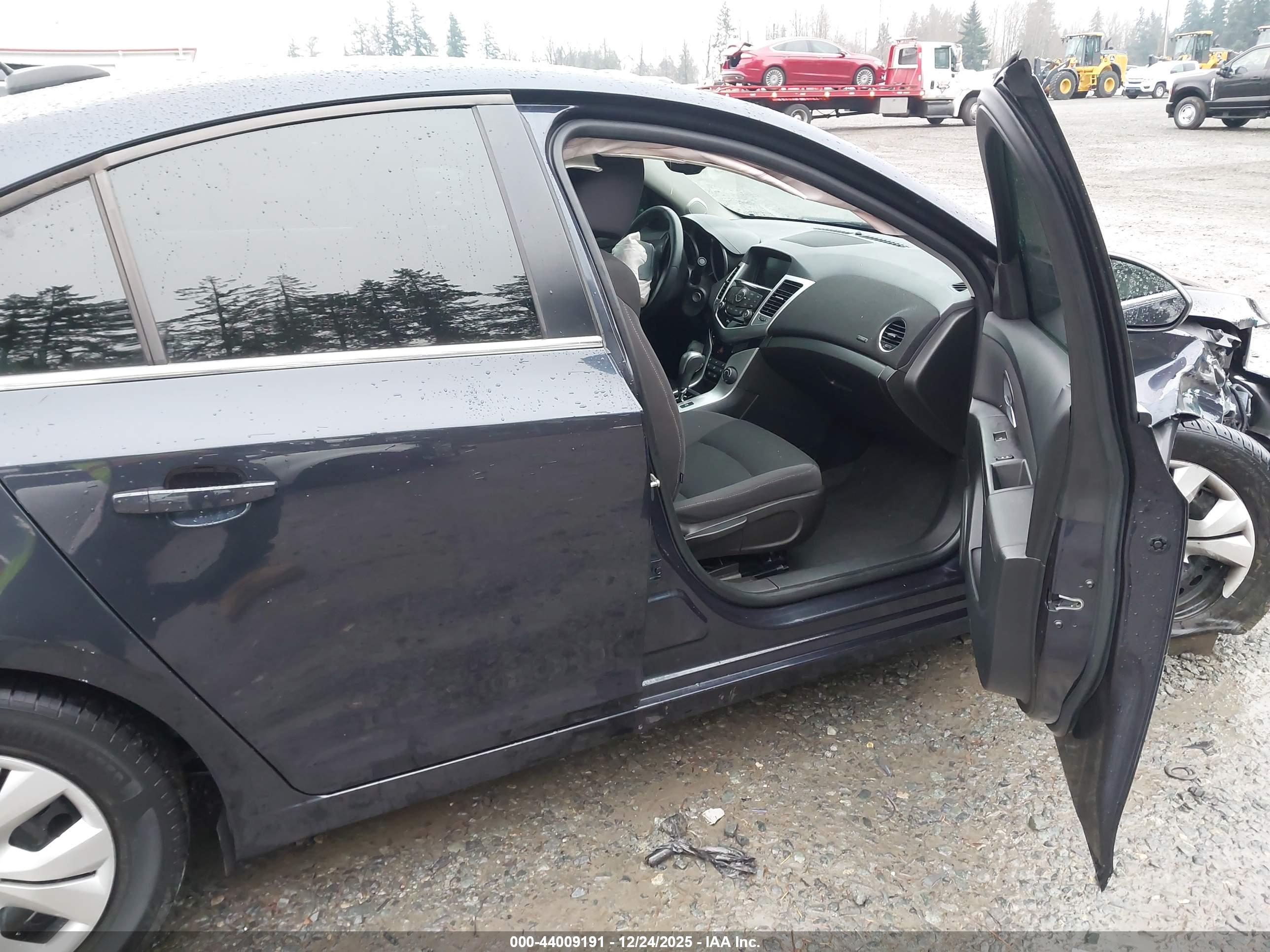 CHEVROLET CRUZE image 5