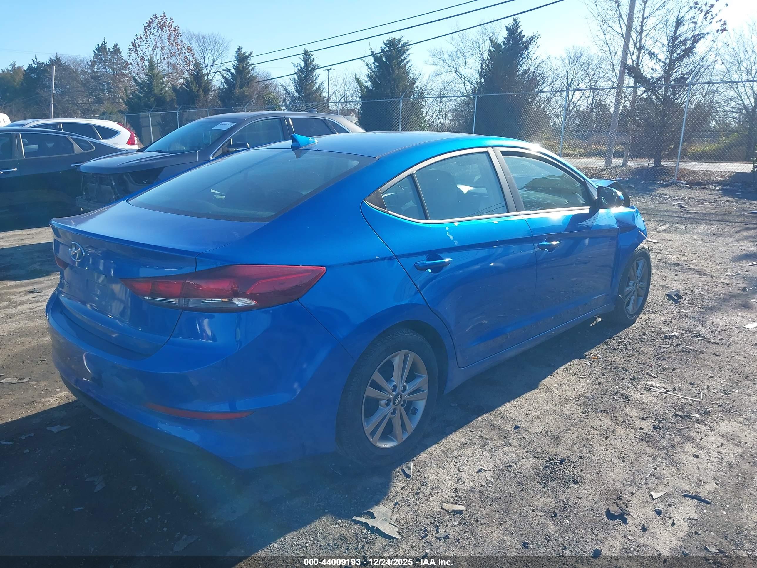HYUNDAI ELANTRA image 4