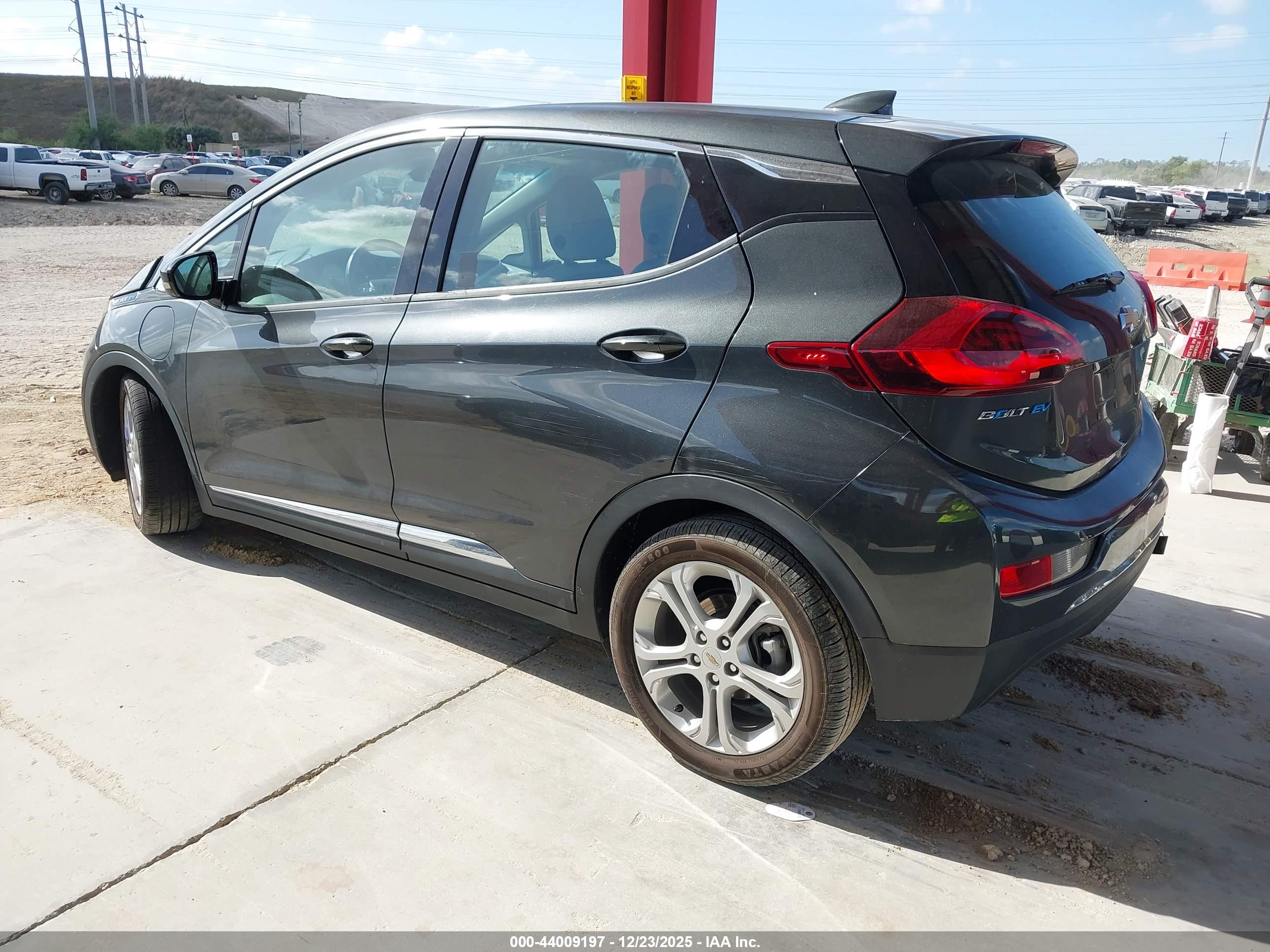 CHEVROLET BOLT image 3