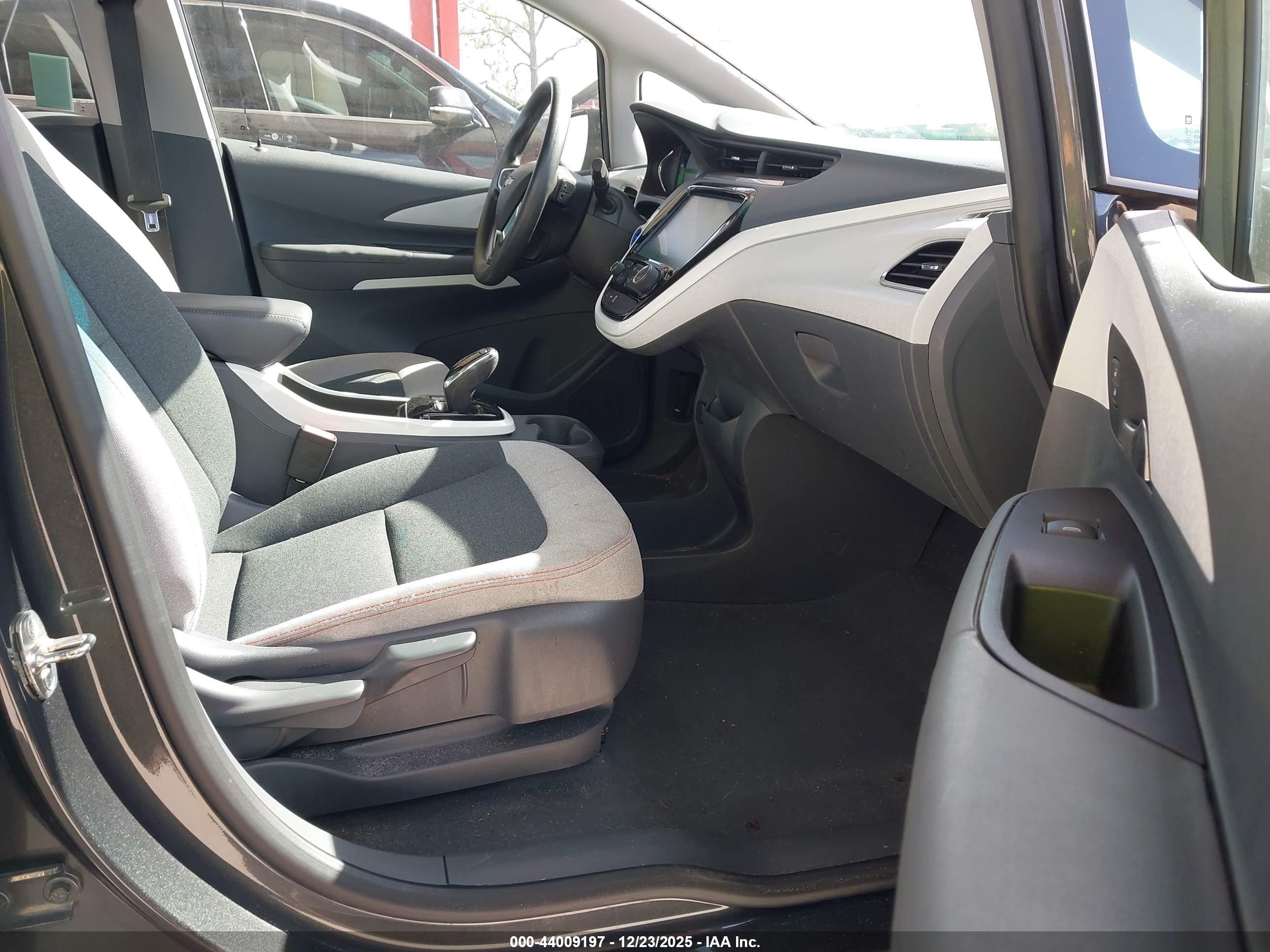 CHEVROLET BOLT image 5
