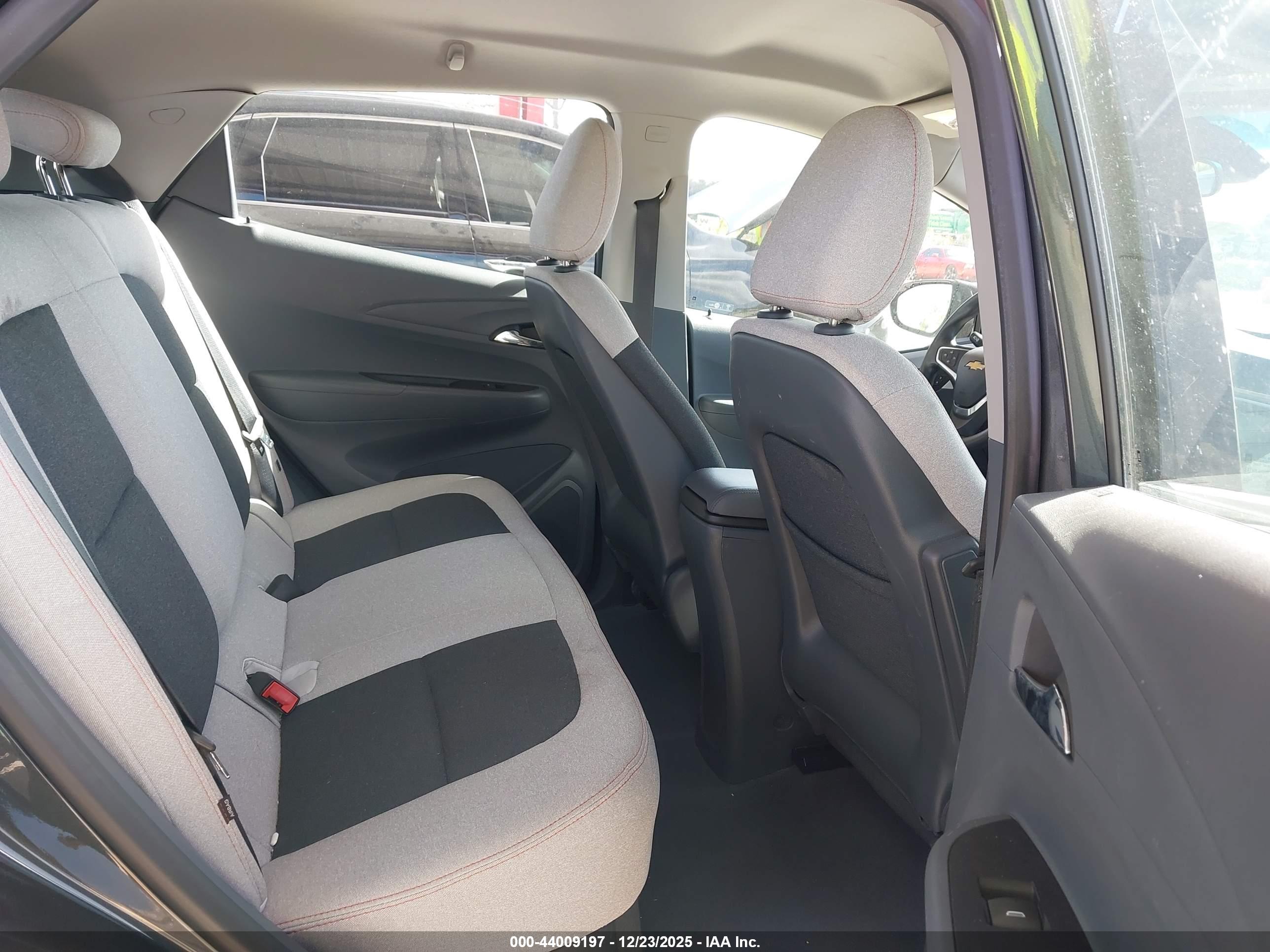 CHEVROLET BOLT image 8
